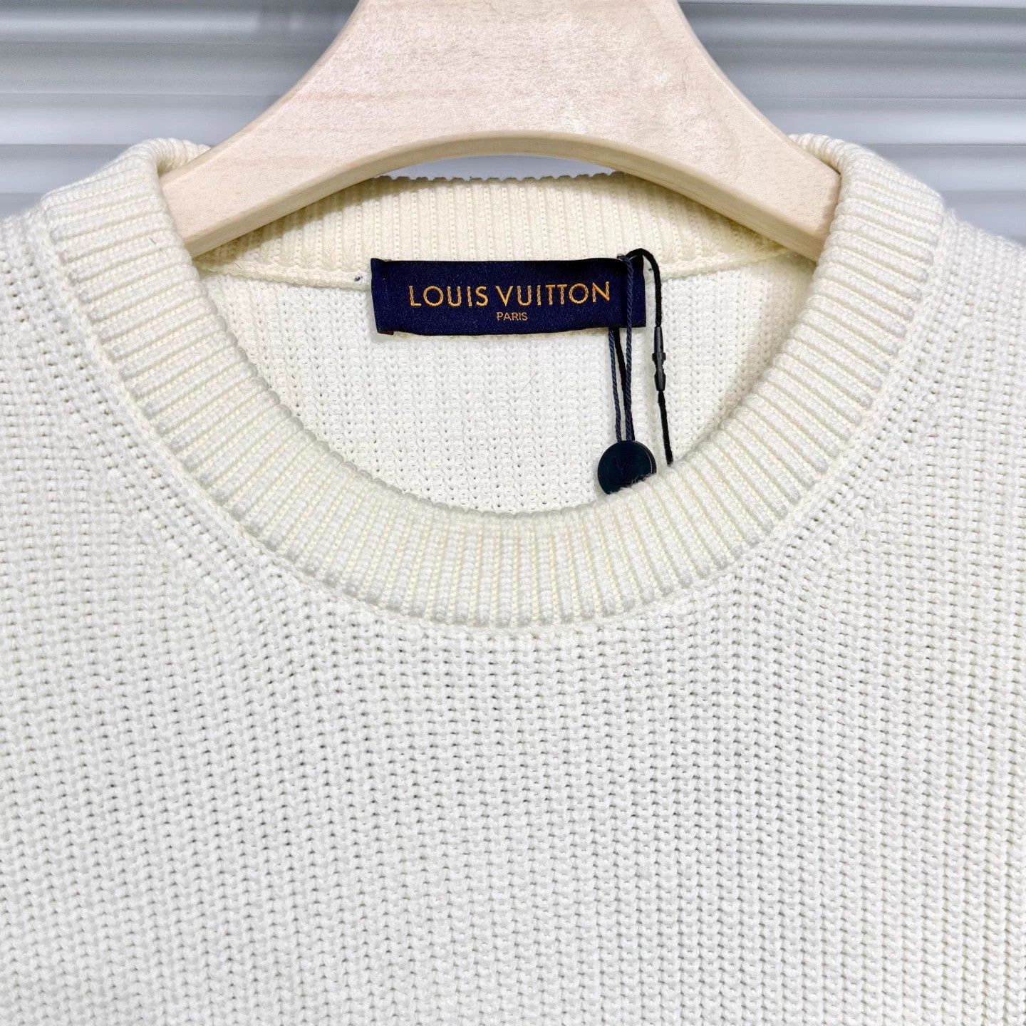 Louis Vuitton LV Embroidered Logo Waffle Ribbed Collar Sweater XXL Ivory Size US XXL / EU 58 / 5 - 3 Thumbnail