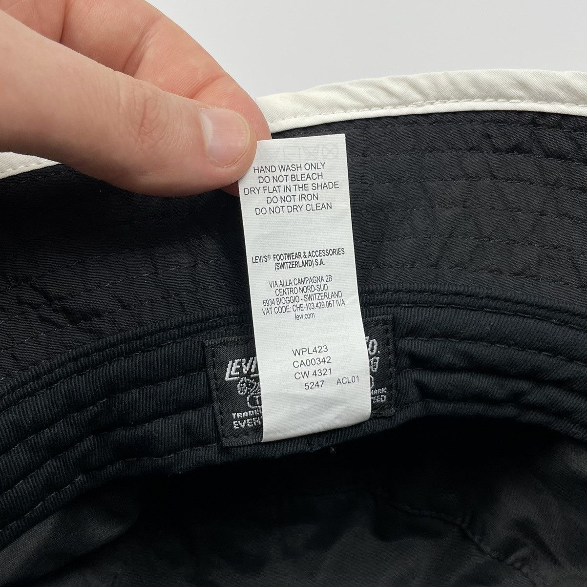 Levi's Levi’s Bucket Hat Size ONE SIZE - 10 Thumbnail