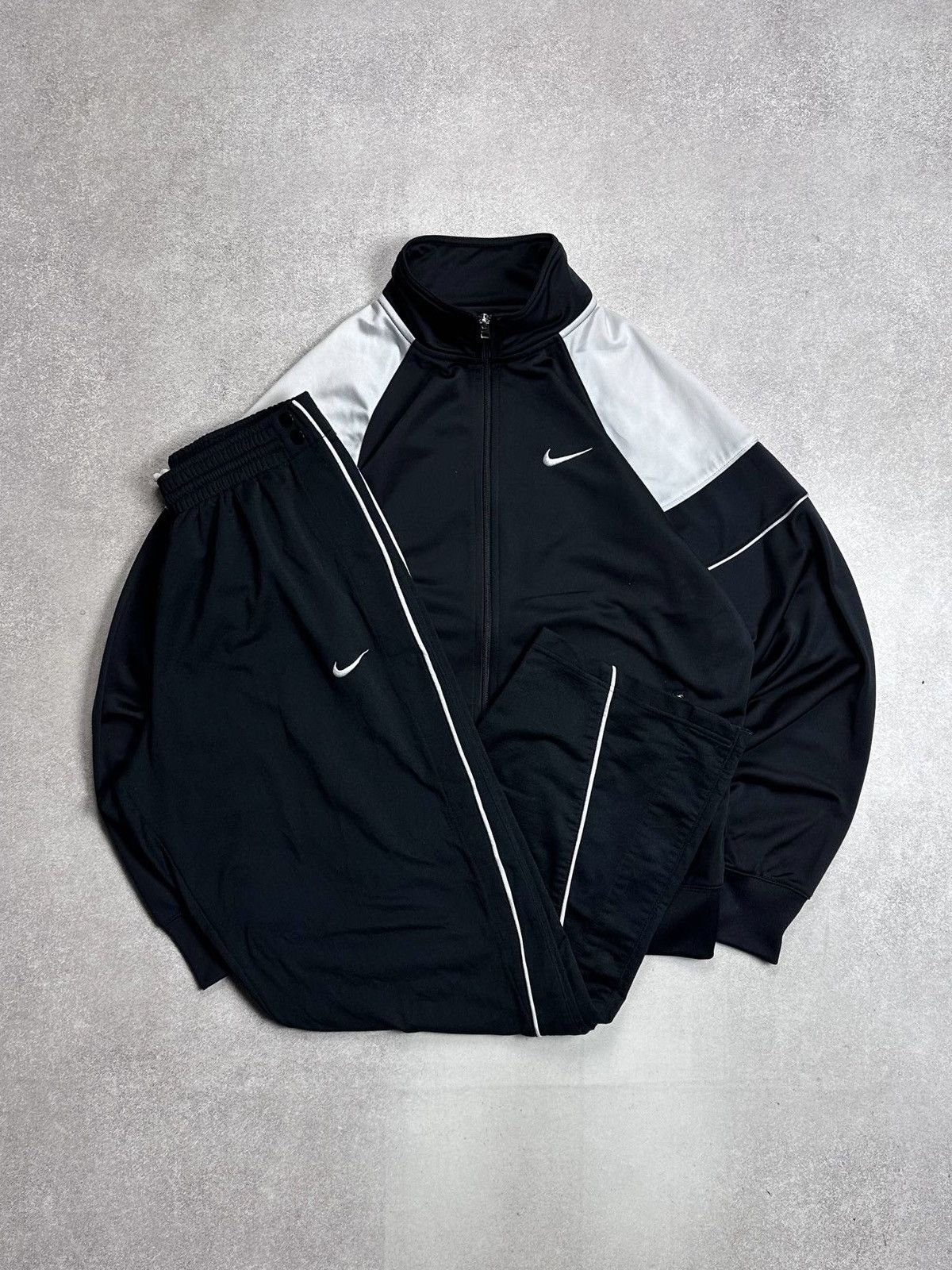 Nike × Skepta Vintage Nike TN Skepta Style Y2K Retro Baggy Tracksuit L Size US L / EU 52-54 / 3 - 1 Thumbnail