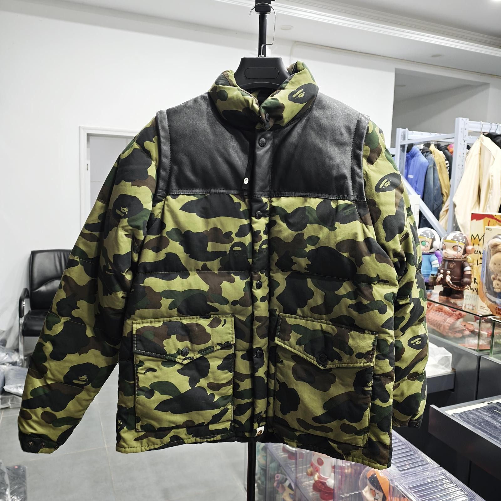Bape A BATHING APE Camo Down Jacket Size L Size US L / EU 52-54 / 3 - 1 Thumbnail