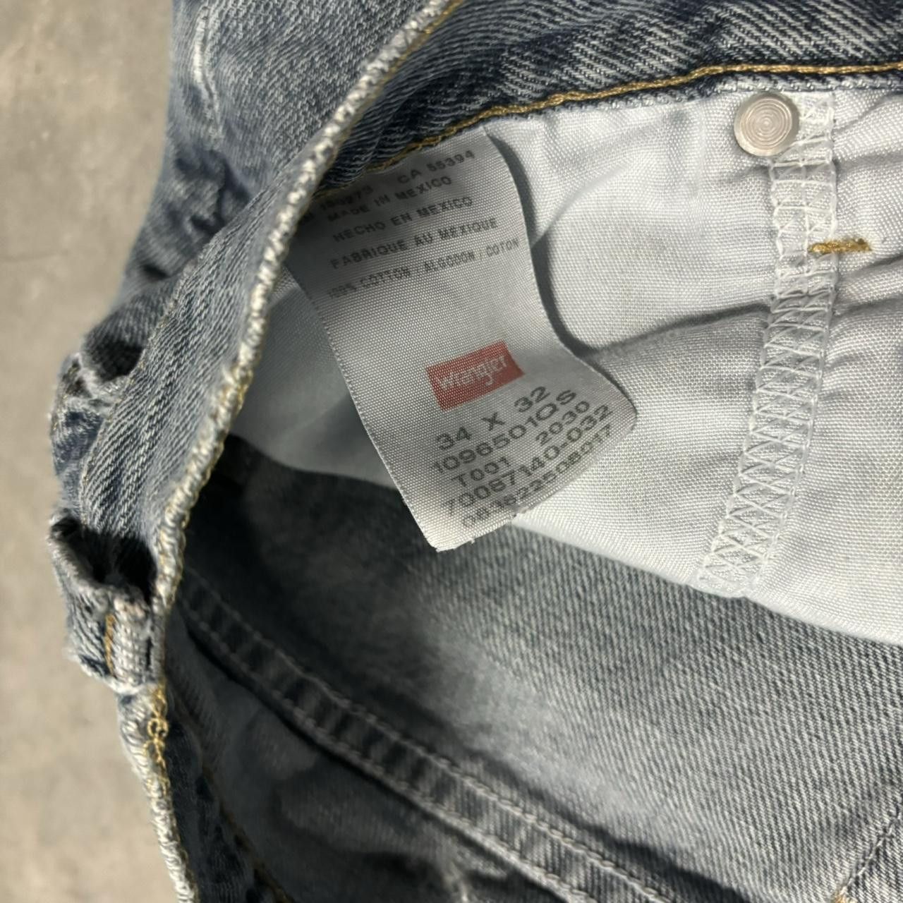 Japanese Brand × Vintage Crazy Vintage Y2K/2000s Grunge Medium Wash Essential Denim Jeans! Size US 34 / EU 50 - 8 Thumbnail