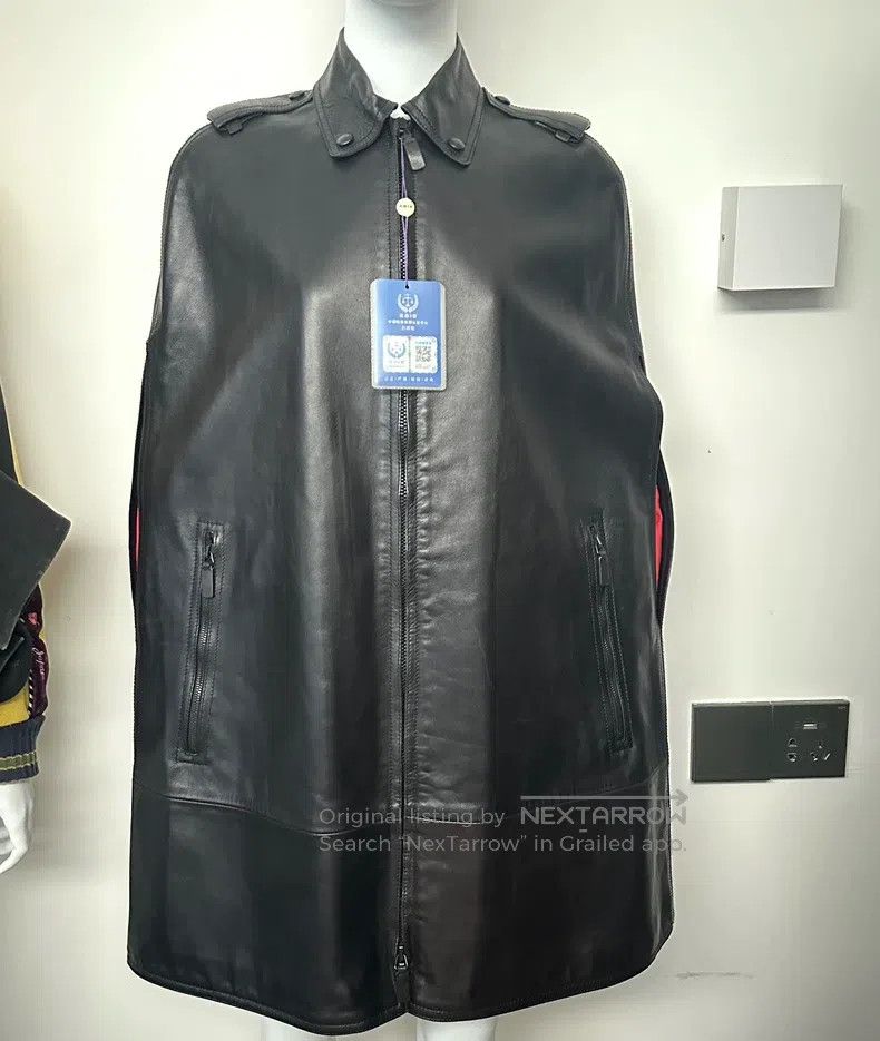 Valentino Valentino Genuine leather elegant cape Size S / US 4 / IT 40 - 2 Thumbnail
