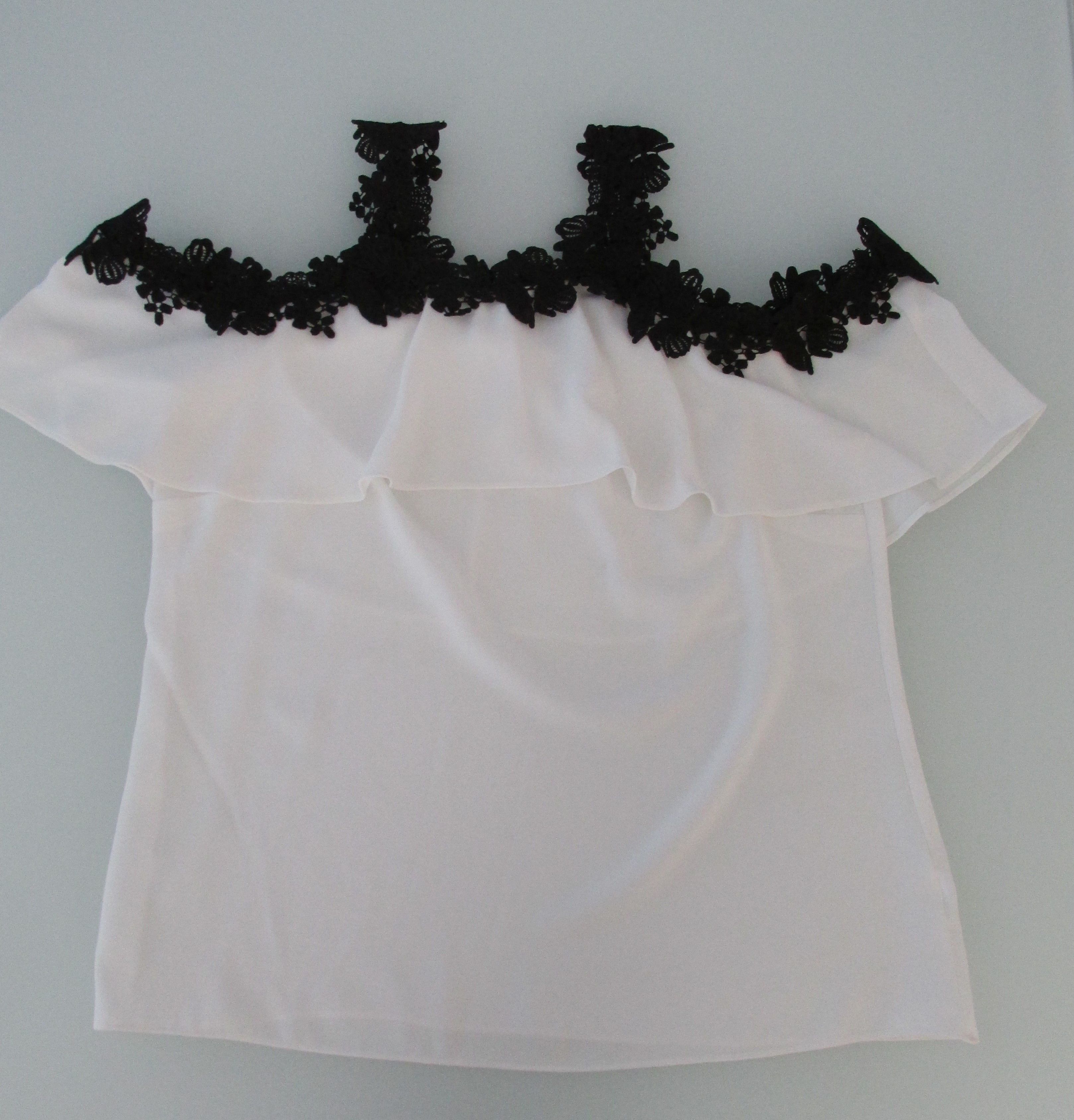 Other Forever 21 Women's Cold/Open Shoulder Blouse Size Medium Size M / US 6-8 / IT 42-44 - 1 Thumbnail