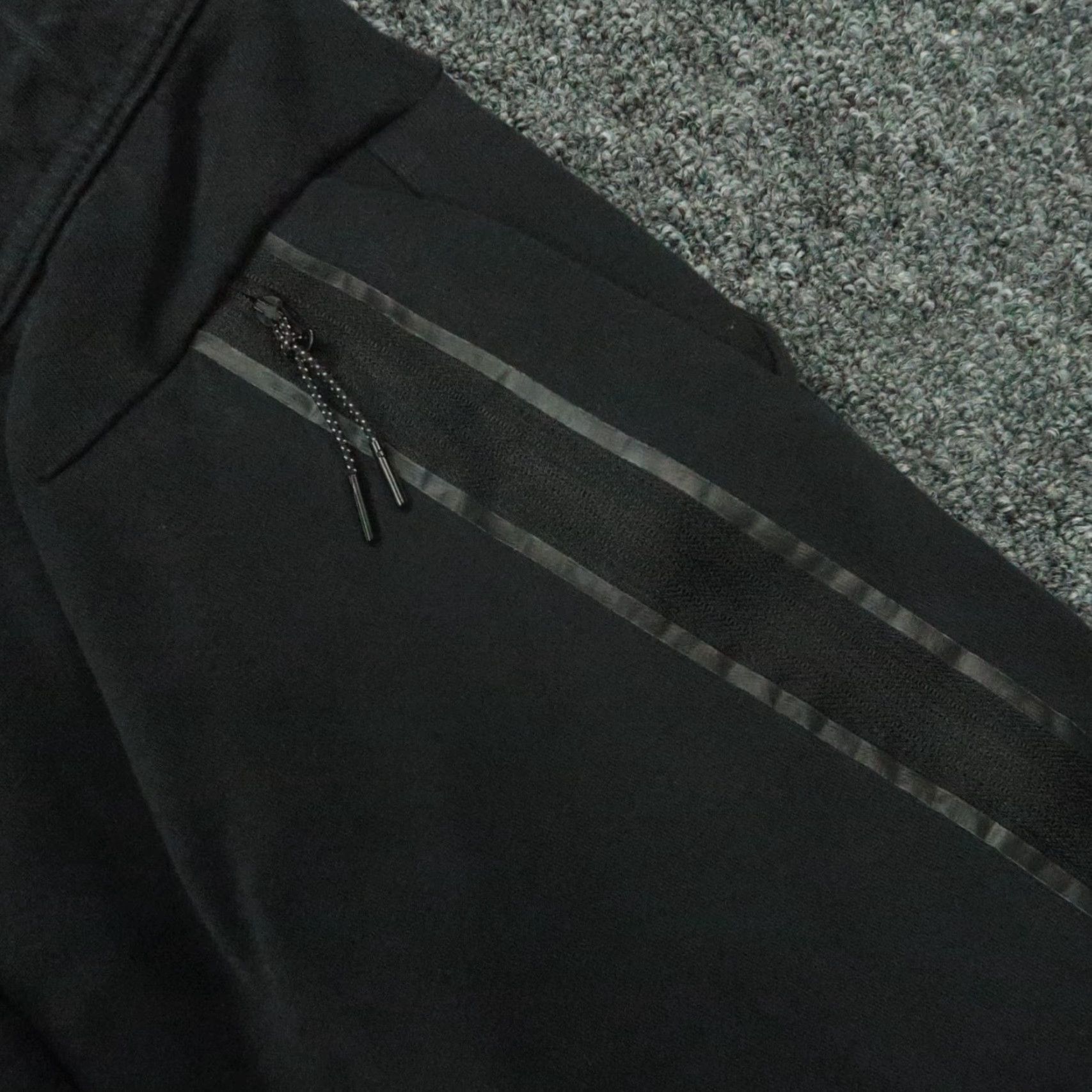 Nike Nike Shorts Mens Small Black Tech Fleece Zip Pocket Running Training Size US 29 - 5 Thumbnail