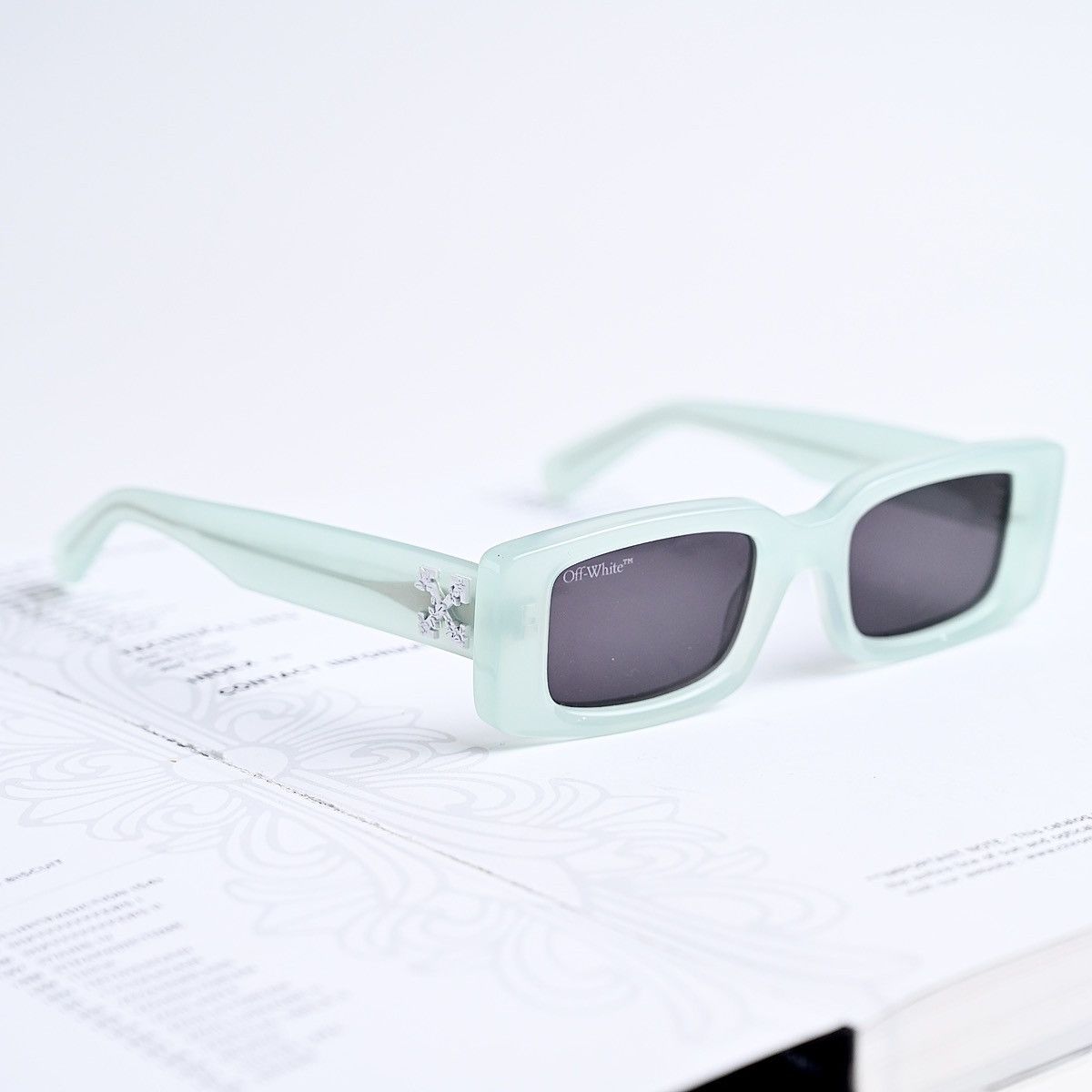 Off-White OFF WHITE ARTHUR SUNGLASSES Size ONE SIZE - 12 Thumbnail