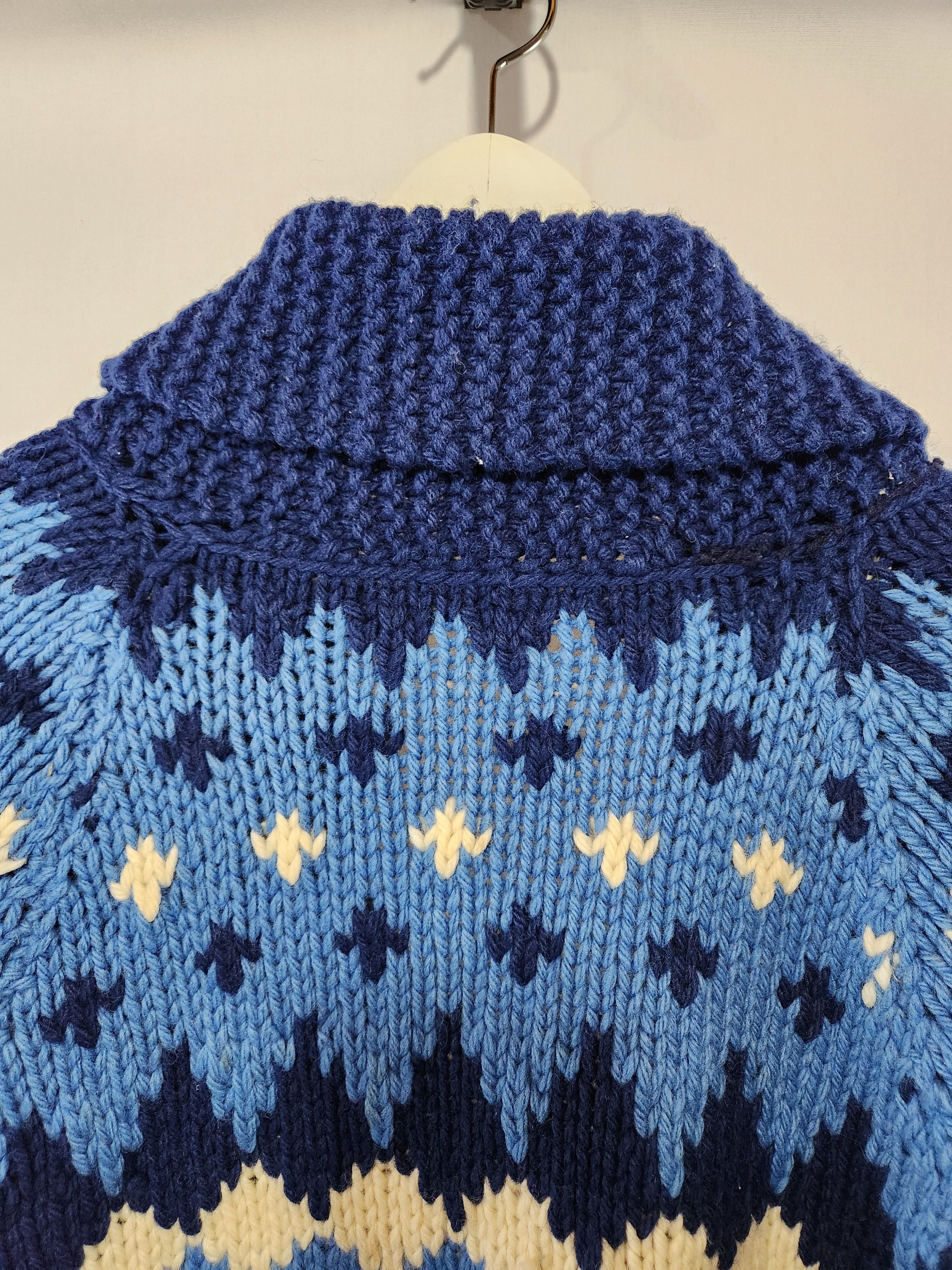 Other Hand Knit Blue Ivory Fair Isle Yolk Shawl Collar Zip Up Size US XL / EU 56 / 4 - 8 Thumbnail