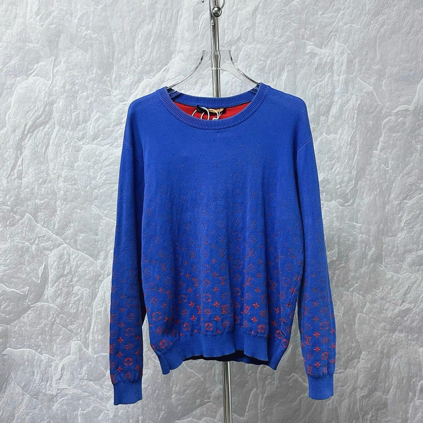 Louis Vuitton louis vuitton blue gradient knit sweater Size M / US 6-8 / IT 42-44 - 1 Thumbnail