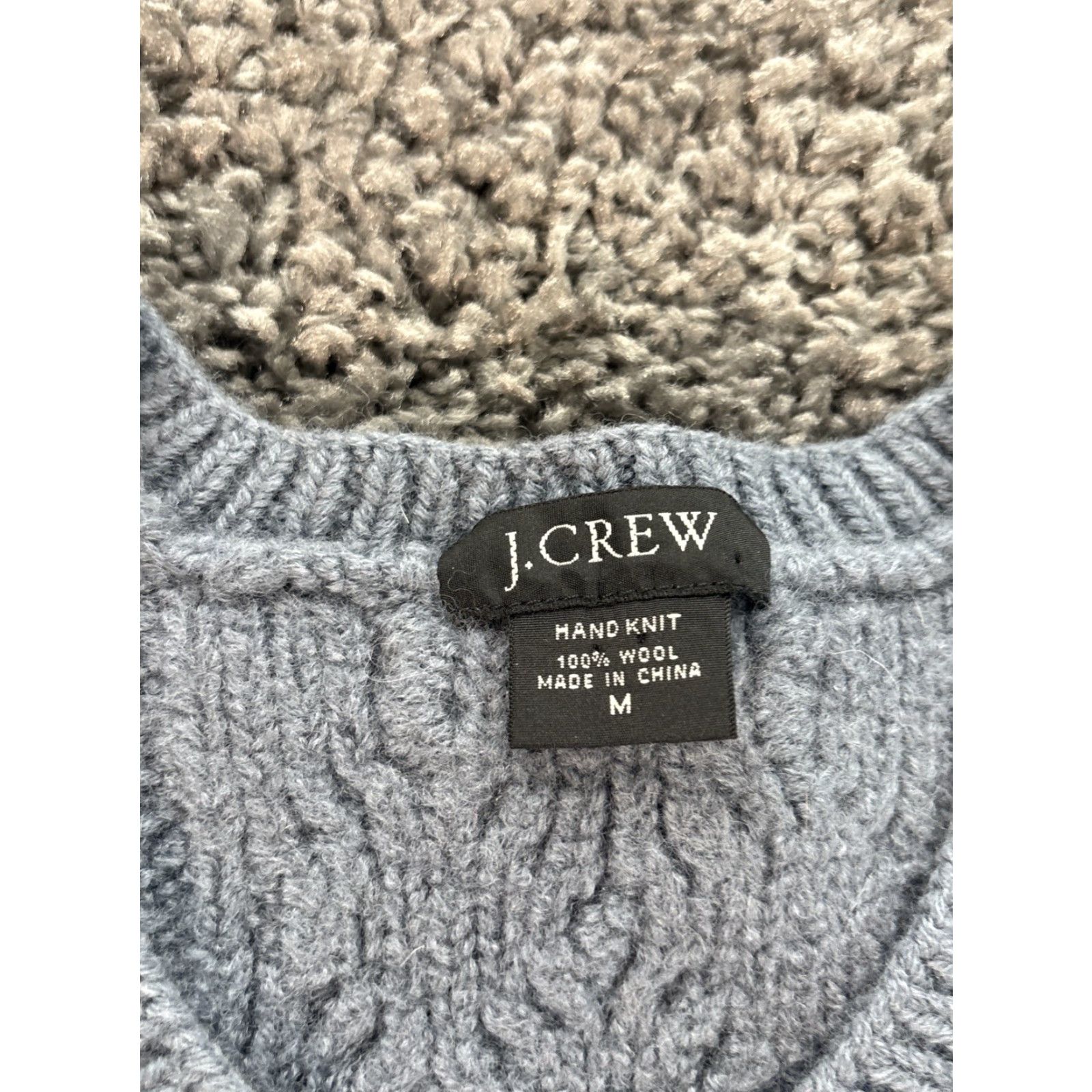 J.Crew VINTAGE J.CREW Cable Knit Sweater Womens Size M Blue Wool V-Neck Pullover Knit Long Sleeve for Women Size M / US 6-8 / IT 42-44 - 4 Thumbnail