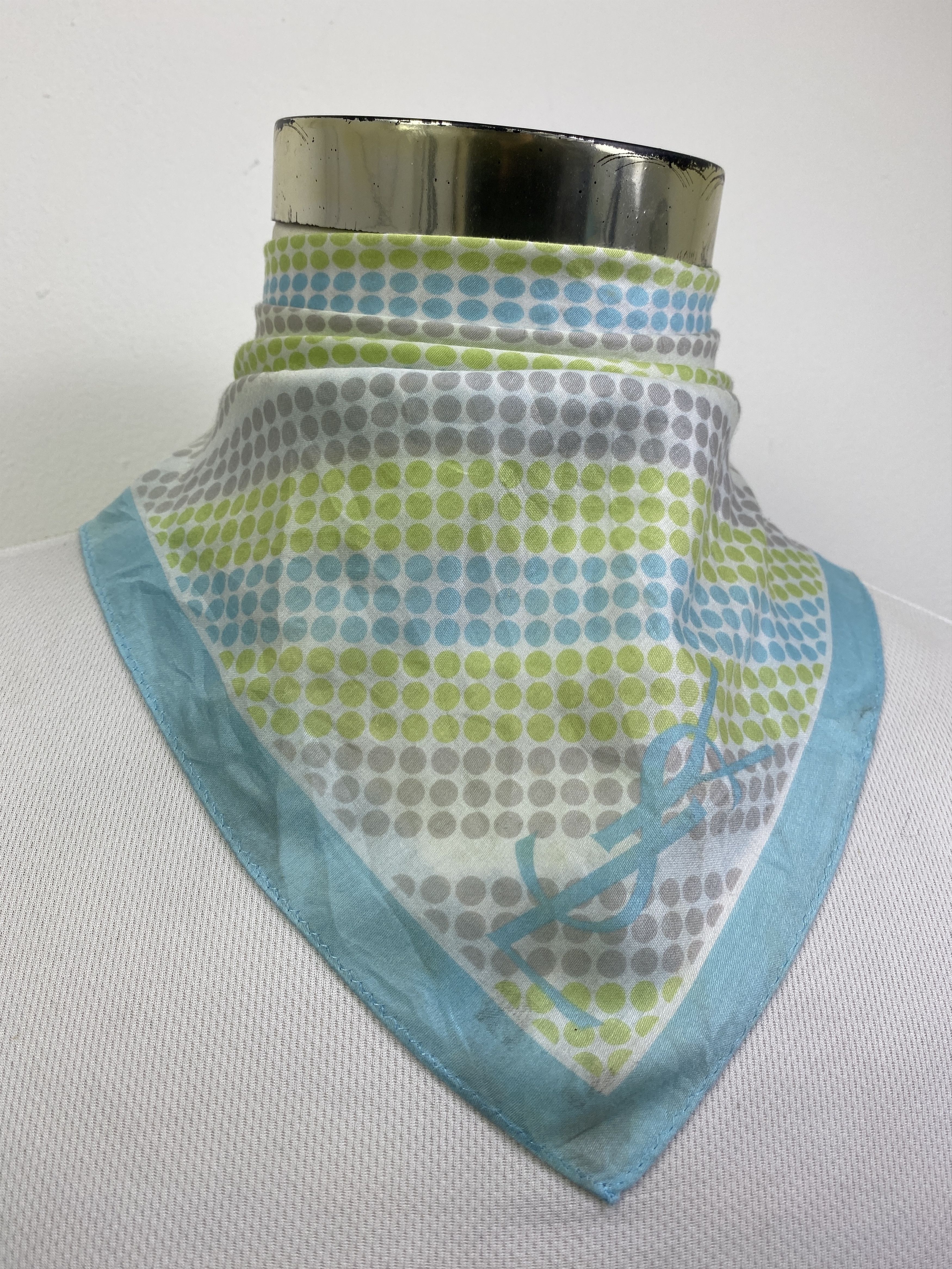 Yves Saint Laurent Vintage Yves Saint Laurent Handkerchief / Bandana HKC1037 Size ONE SIZE - 2 Thumbnail