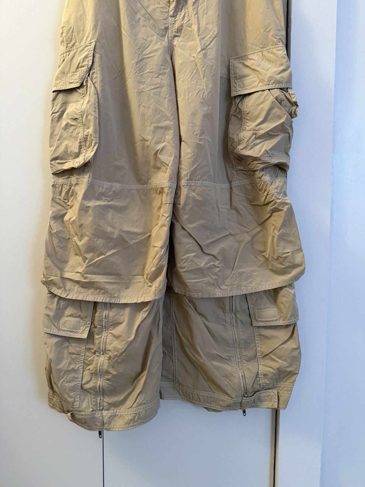 Hed Mayner Hed Mayner oversized raver pant/elephant $1599 Size US 32 / EU 48 - 3 Thumbnail