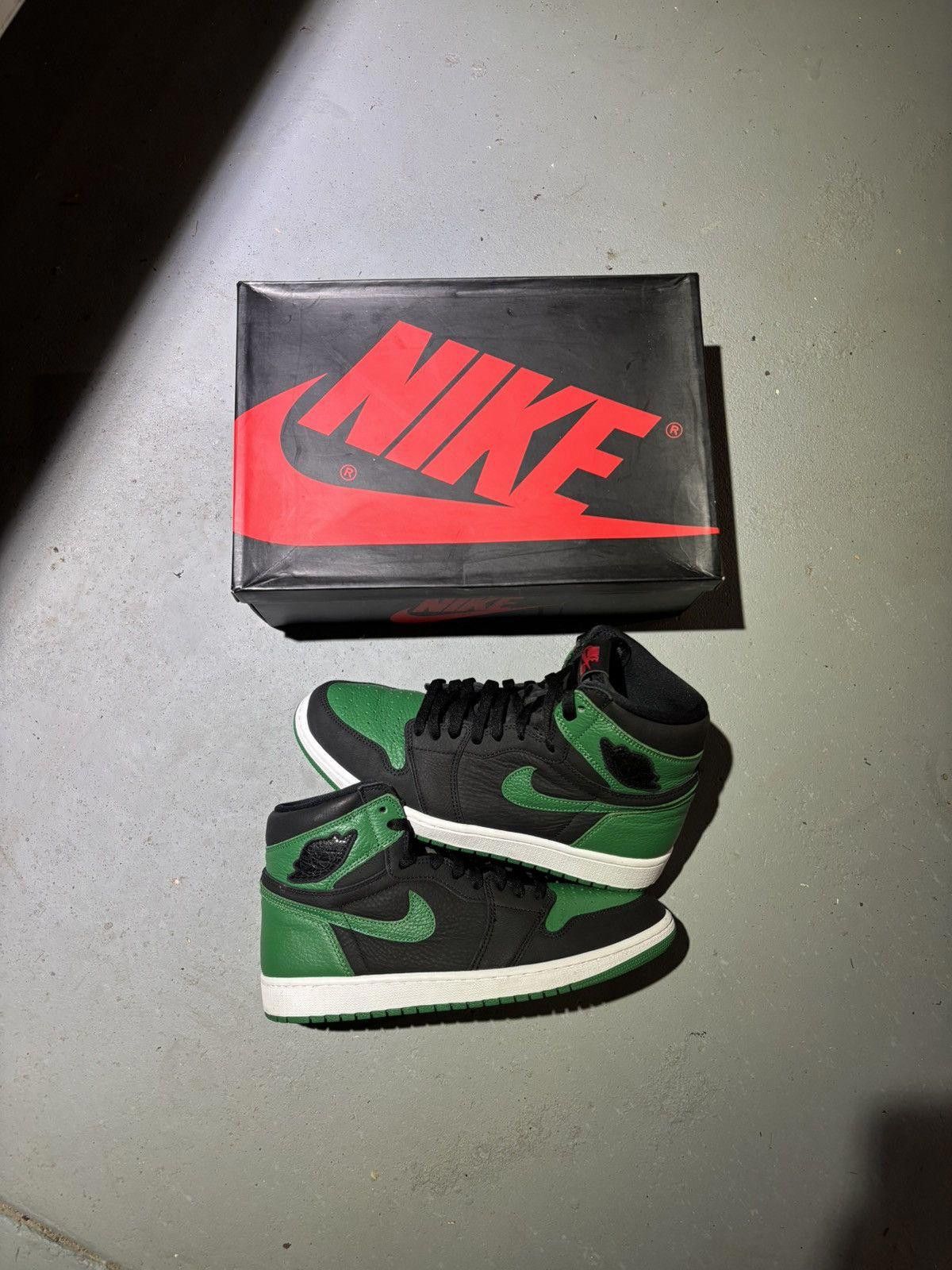 Jordan Brand Jordan 1 Pine Green Black Size US 10.5 / EU 43-44 - 2 Thumbnail