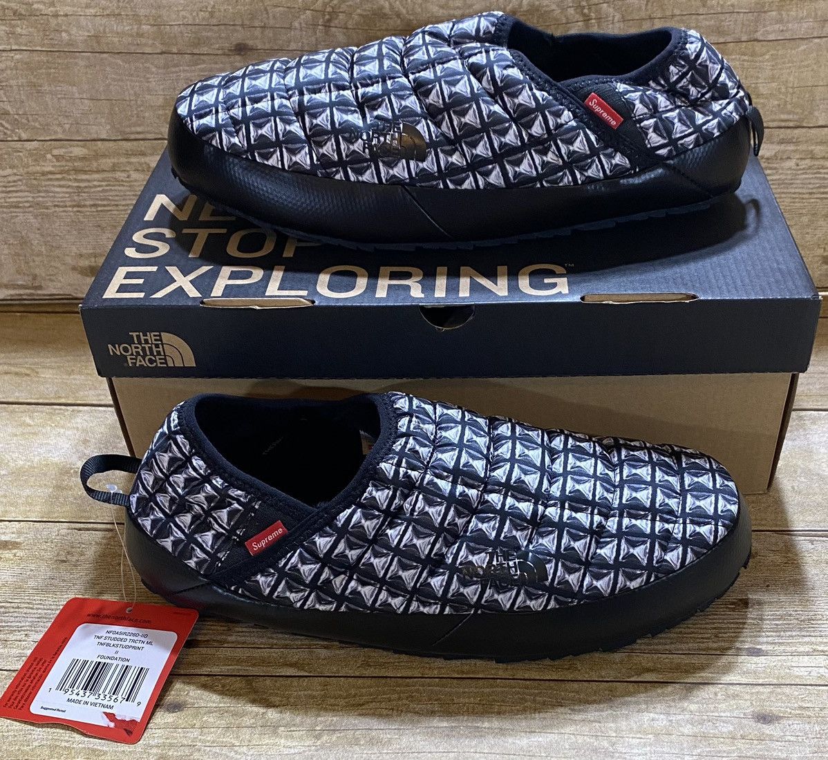 image of Supreme x The North Face Thermoball Traction Mule Shoes in Black, Men's (Size 11)