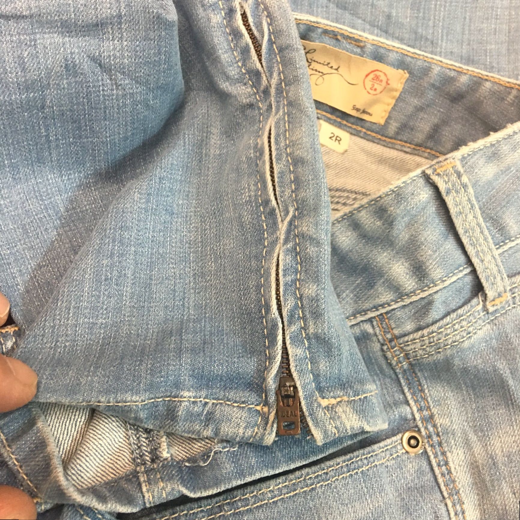 Gap Gap Jeans Women Solid Blue Distressed Straight Denim Size 2 30 in Inseam 30 in Rise Low 6.5-8.5 in Regular Size 26" / US 2 / IT 38 - 7 Thumbnail