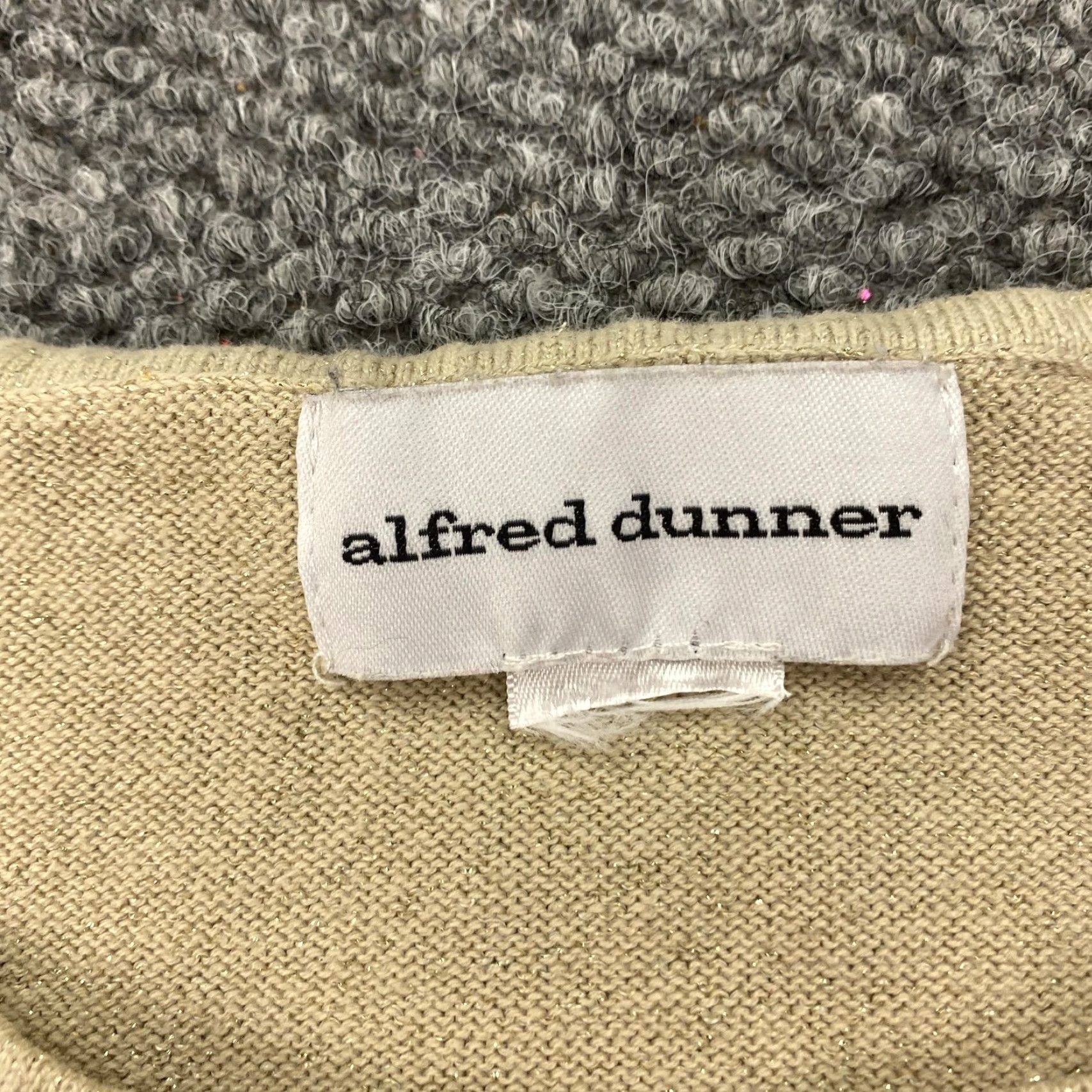 Vintage VINTAGE Alfred Dunner Sweater Womens L Beige Short Sleeve Knit Top Rhinestones Size L / US 10 / IT 46 - 6 Thumbnail