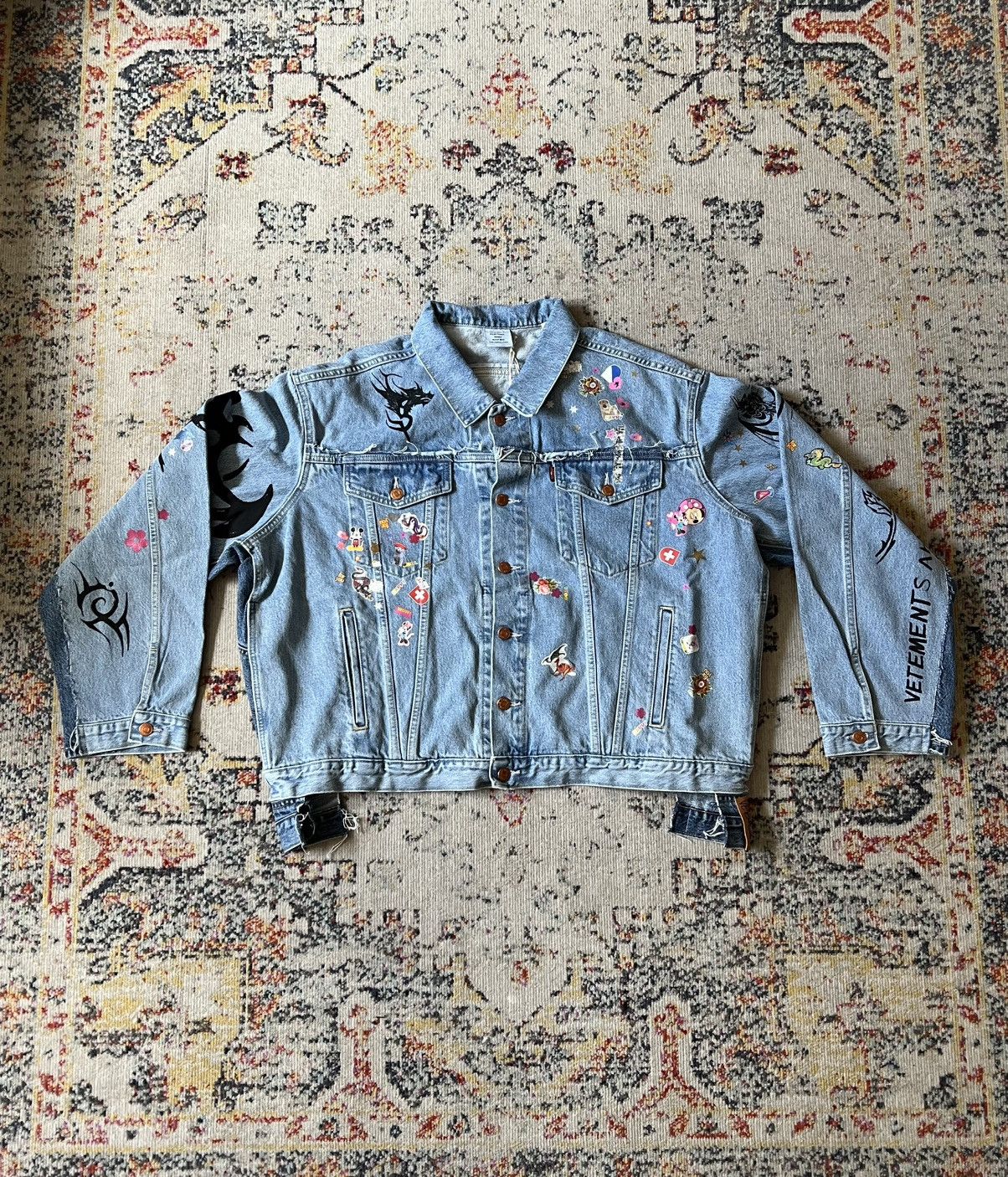 Vetements Vetements x Levi's Tribal Sticker Denim Jacket | AW18