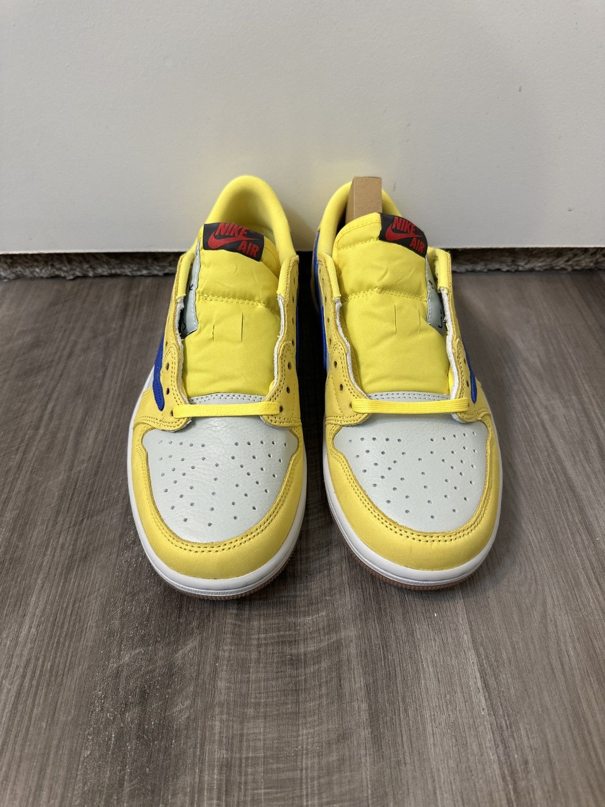 Jordan Brand × Nike × Travis Scott Women’s Air Jordan 1 Retro OG SP Size US 9 / IT 39 - 3 Thumbnail
