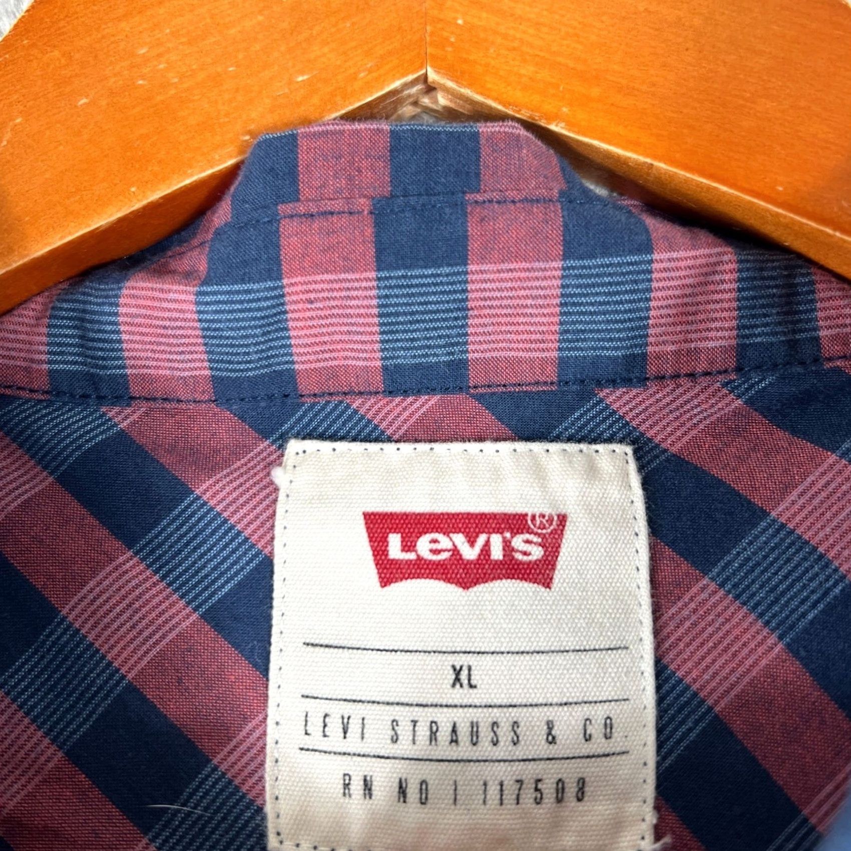 Levi's Levi's Shirt Mens XL Blue Red Plaid Short Sleeve Button Down Pocket Logo Casual Classic Retro Size US XL / EU 56 / 4 - 3 Thumbnail