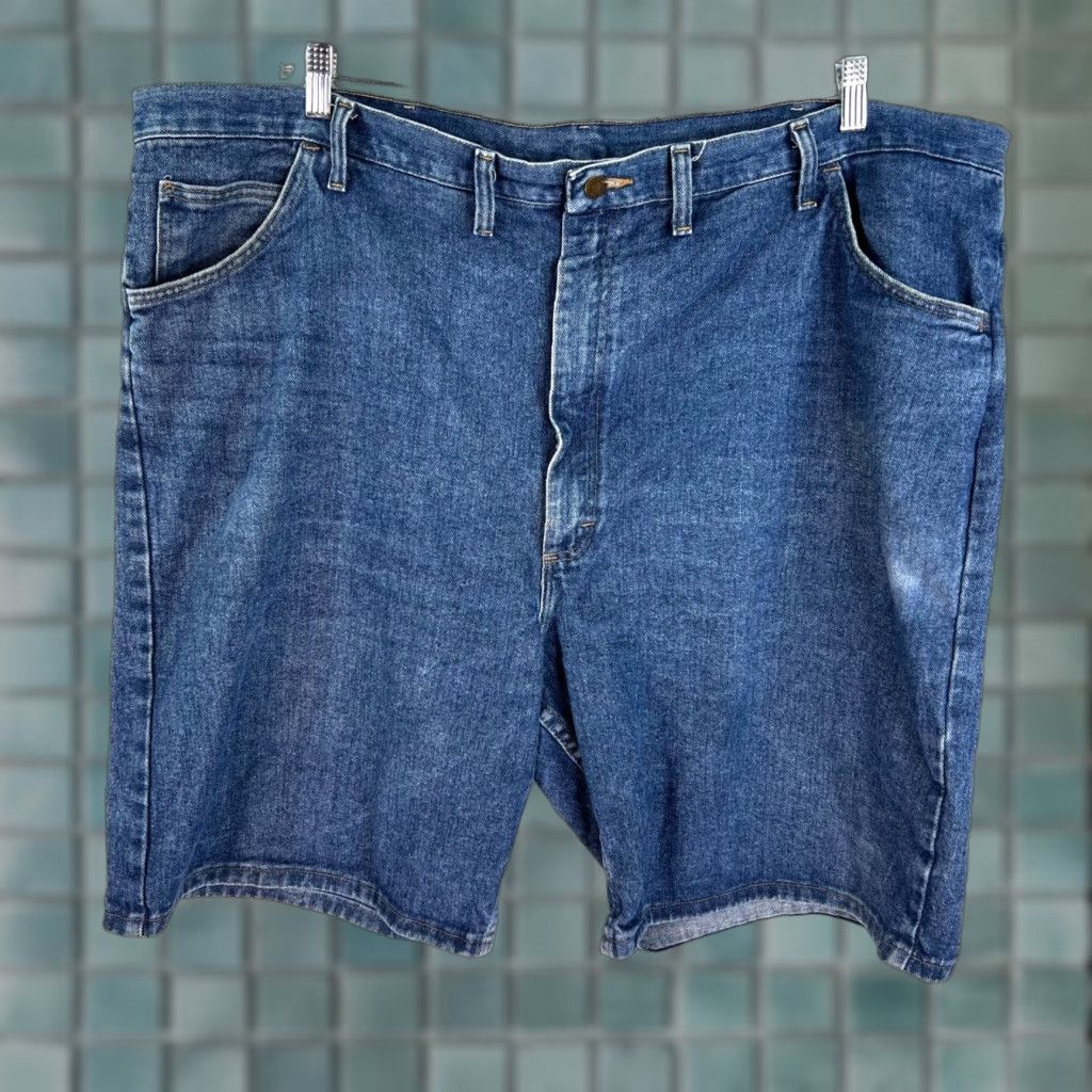 Wrangler Wrangler Relaxed Fit Denim Shorts Mens Size 48 Blue Size US 32 / EU 48 - 1 Thumbnail