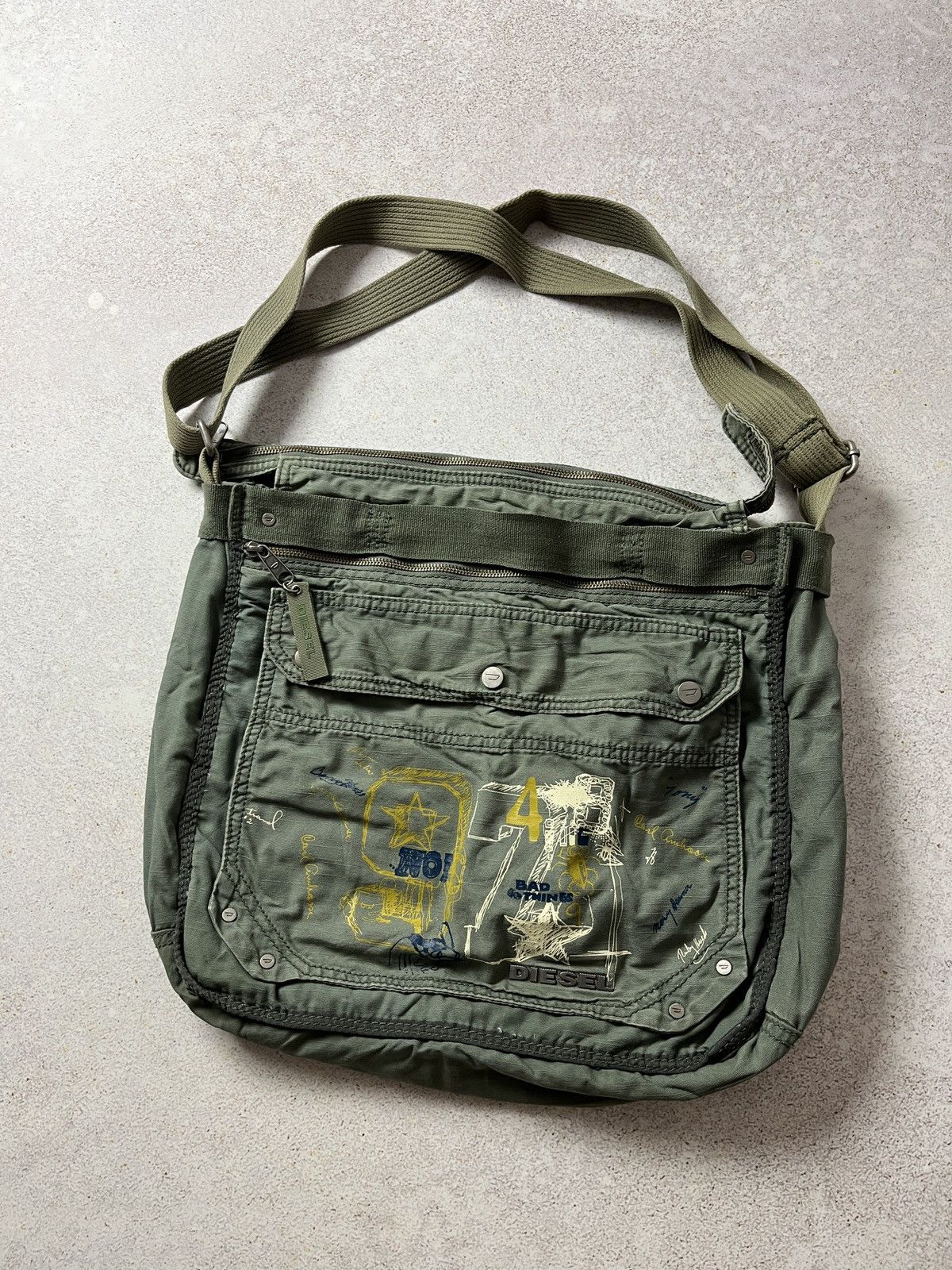 Messenger Diesel Vintage Shoulder Bag Y2K Graffiti in Green, Men's
