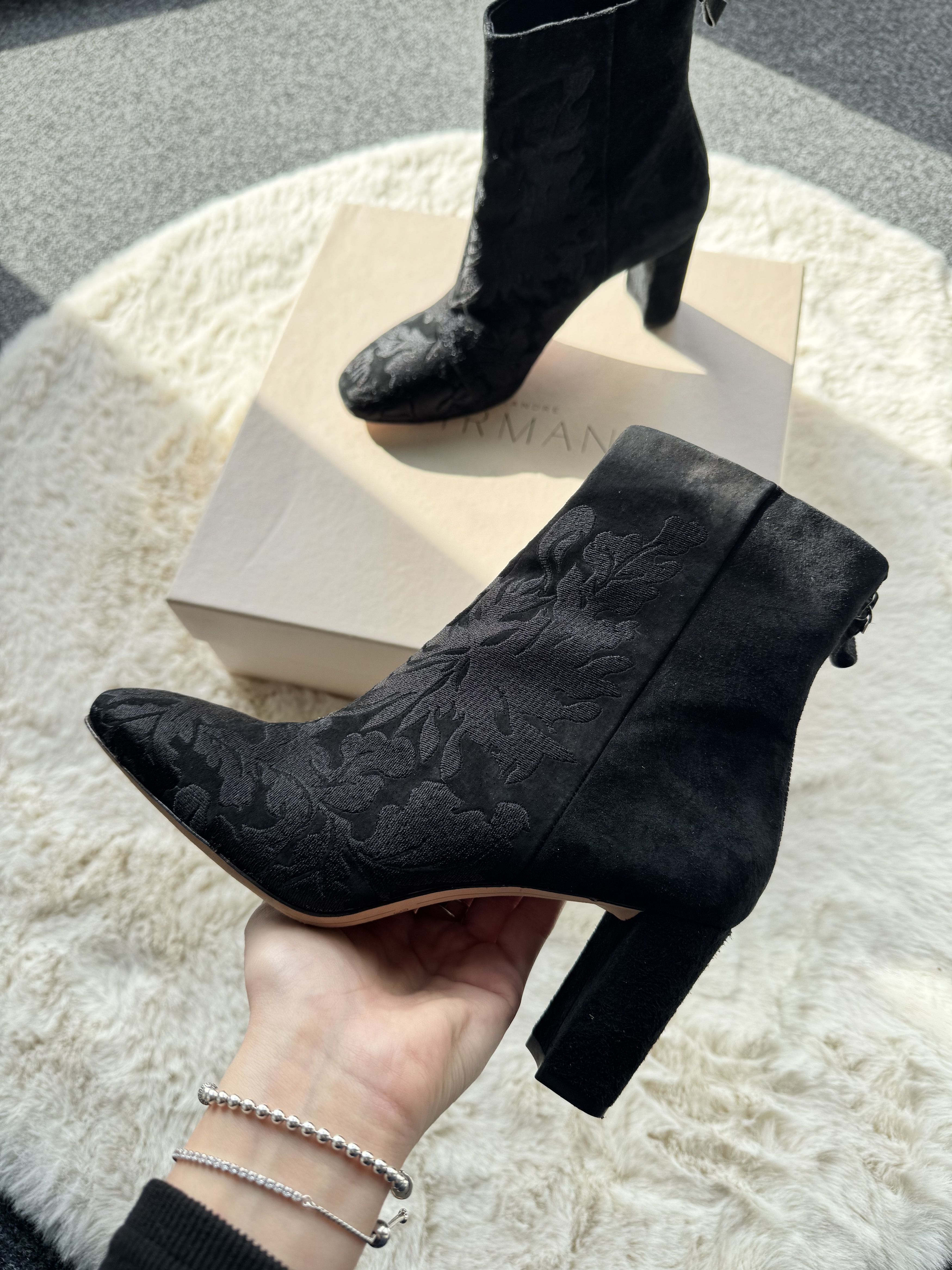 Alexandre Birman Alexandre Birman velvet black ankle boots block heels 38 Size US 8 / IT 38 - 4 Thumbnail