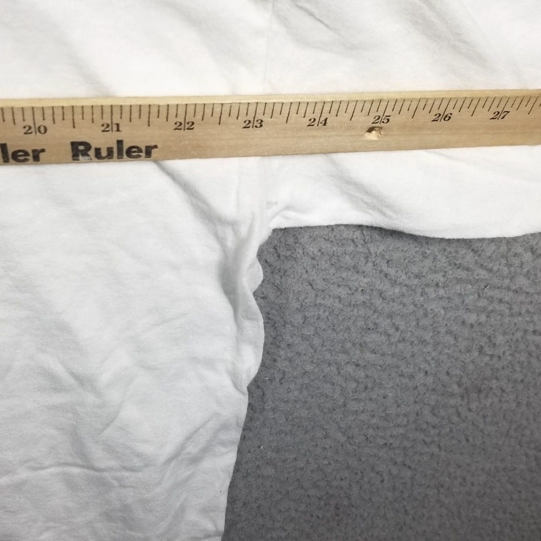 Vintage Gorilla Tape T-Shirt Men XL White Heavyweight Graphic Print Vintage Silverback Promo Shirt Adult Extra Large (XL) Mens Size US XL / EU 56 / 4 - 7 Thumbnail