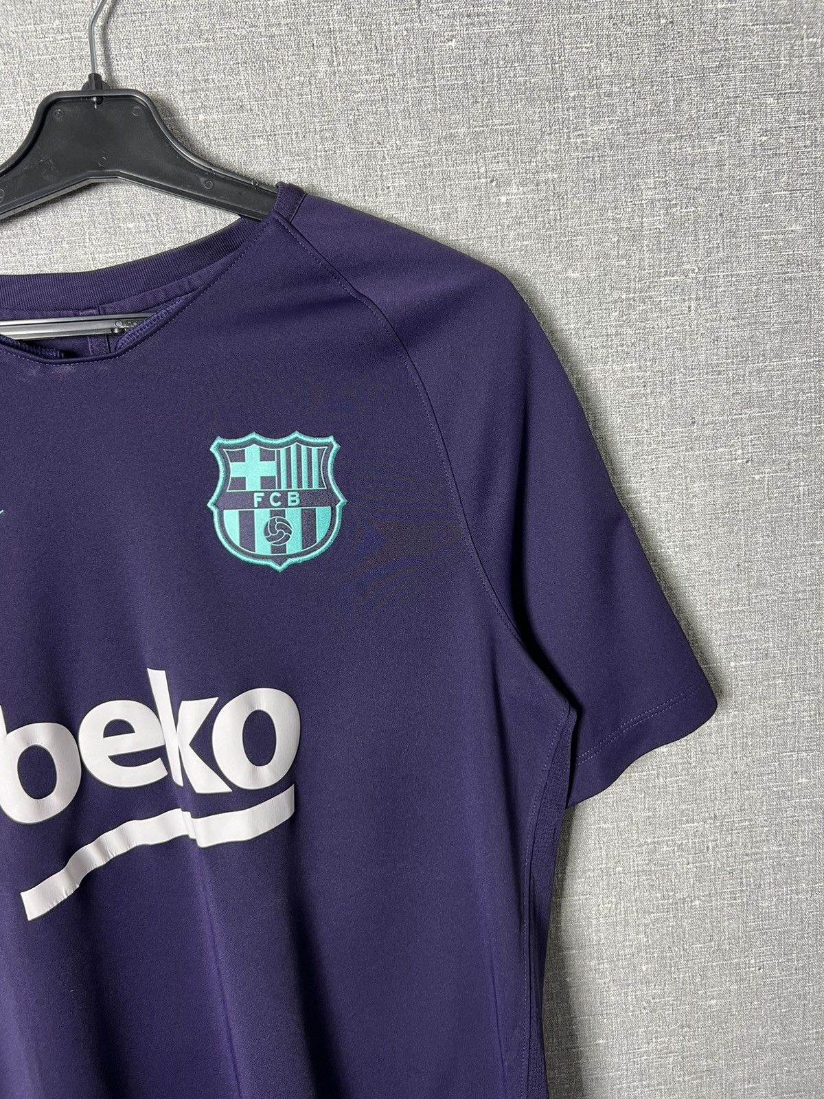 Nike Barcelona Nike 2017 - 2018 Training Soccer Jersey Size US L / EU 52-54 / 3 - 4 Thumbnail