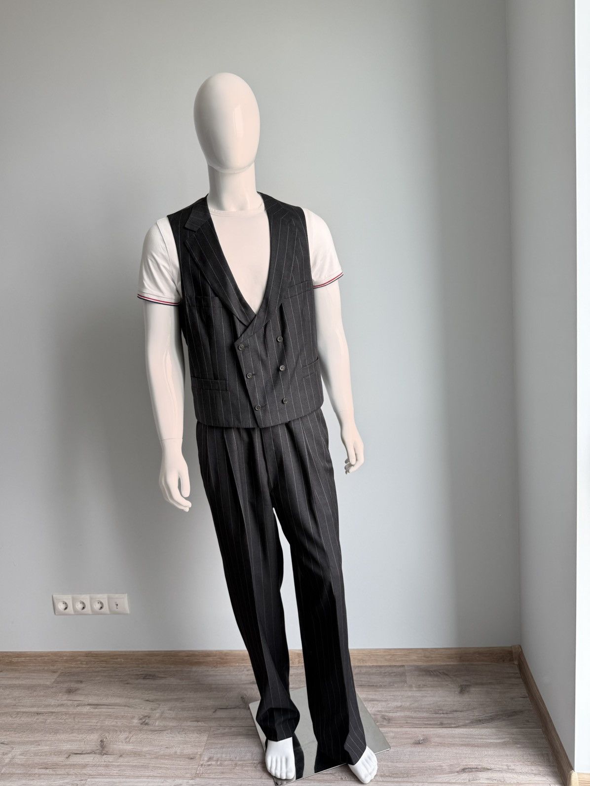 Brioni Brioni Dark Charcoal Grey Pinstripe 3 Piece Suit Wool 44R Size 44R - 6 Thumbnail