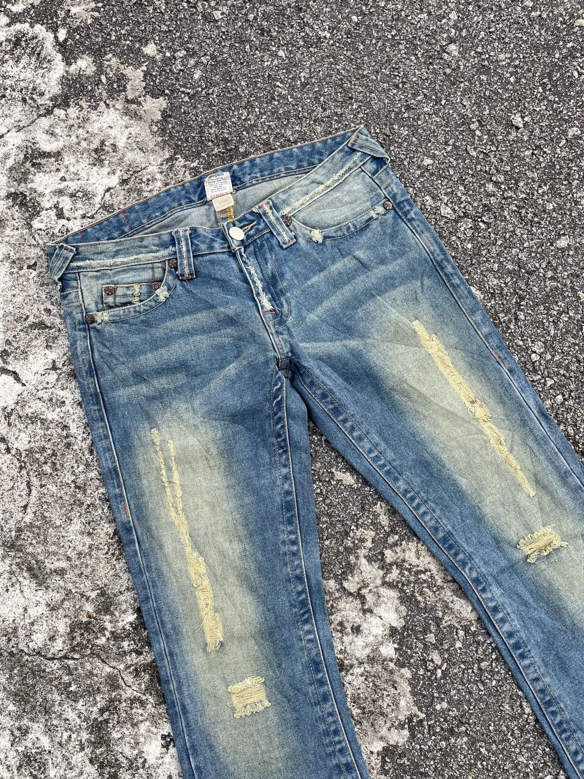 True Religion Vintage True Religion Distressed Denim Size US 34 / EU 50 - 1 Thumbnail