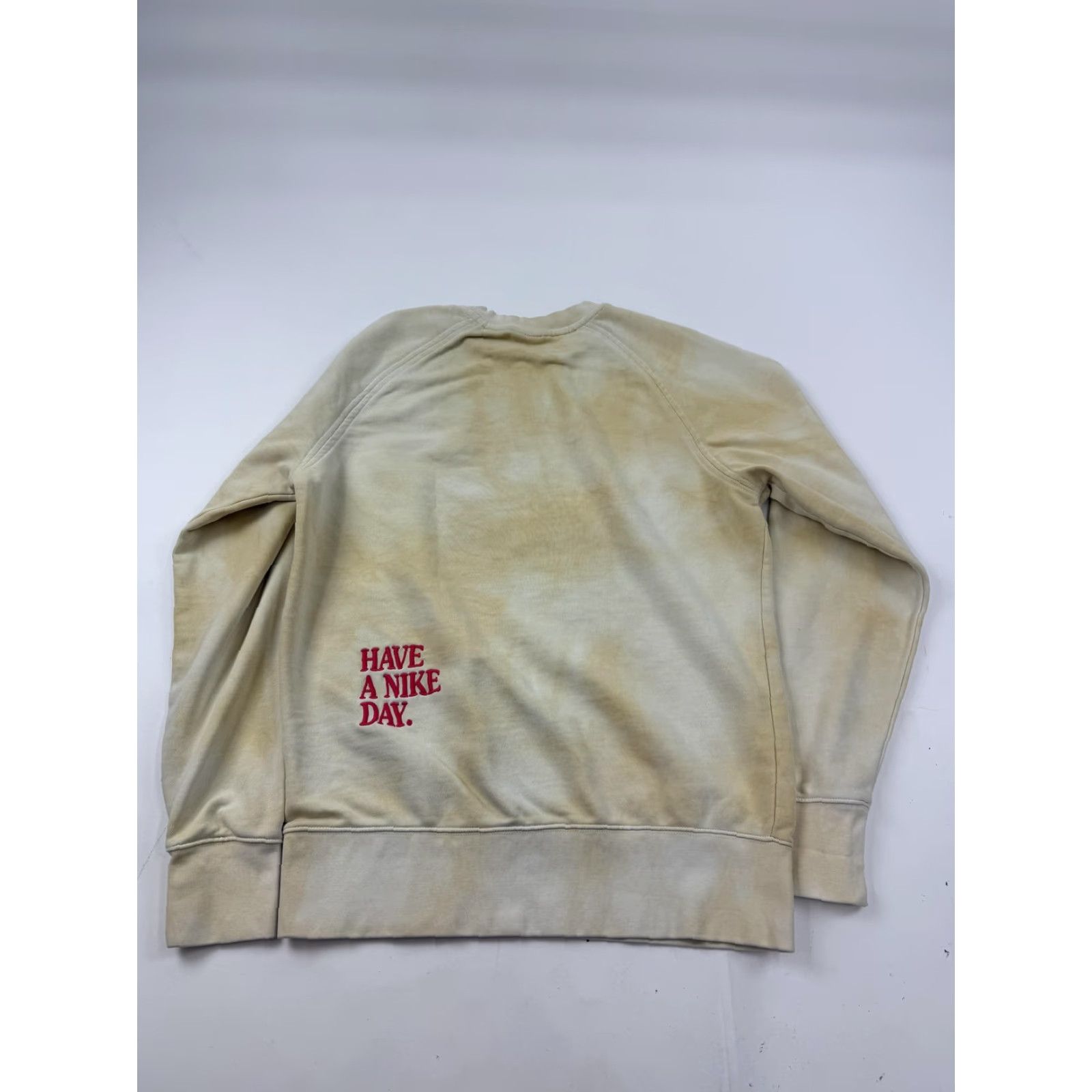 Nike Nike Sweatshirt Mens M Beige Fleece Crewneck Pullover Have A Nike Day Daisy Graphic Print Embroidered Logo Size US M / EU 48-50 / 2 - 5 Thumbnail