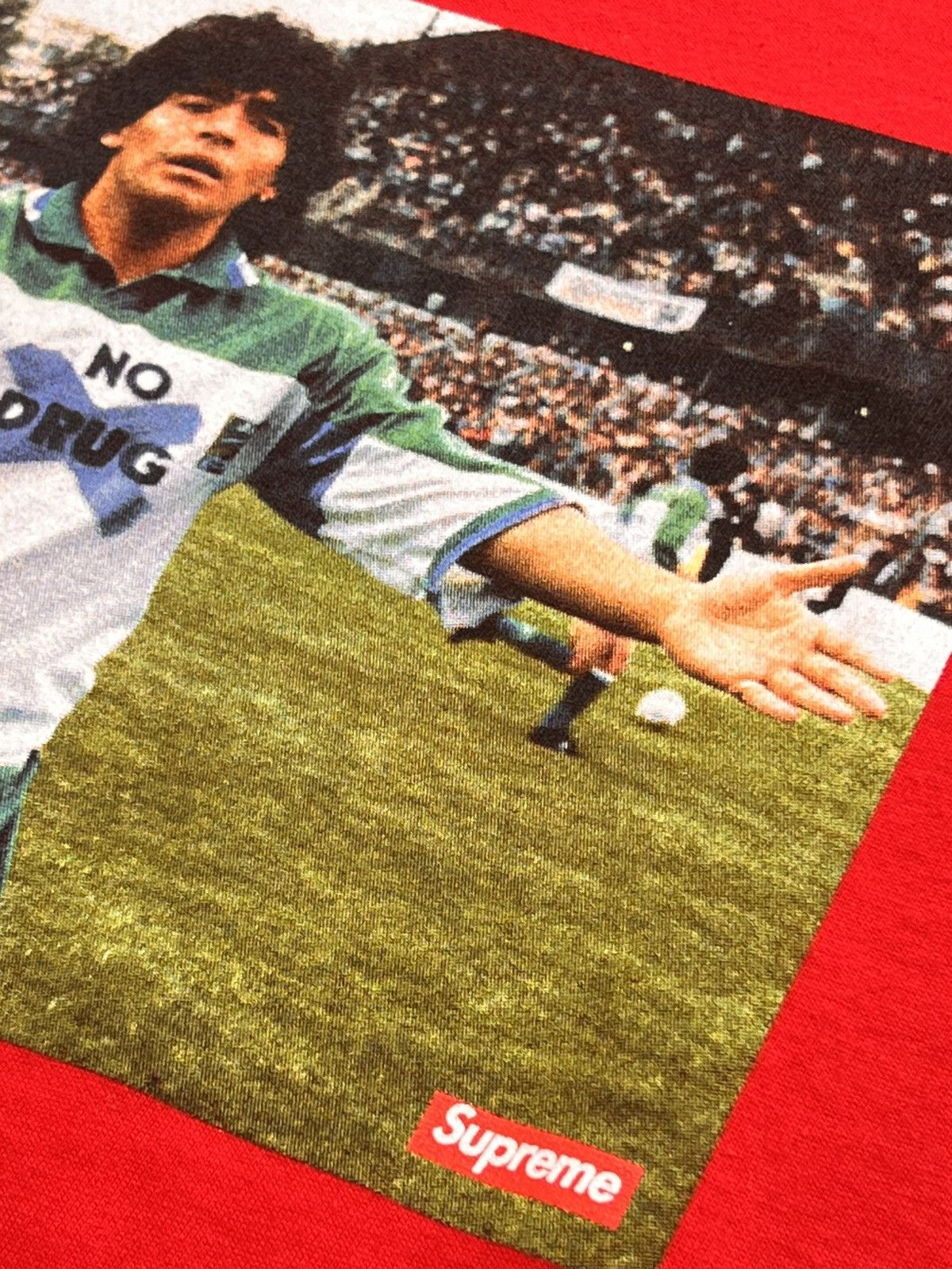 Supreme M Supreme x Diego Maradona photo tee Tshirt red box logo Size US M / EU 48-50 / 2 - 3 Thumbnail