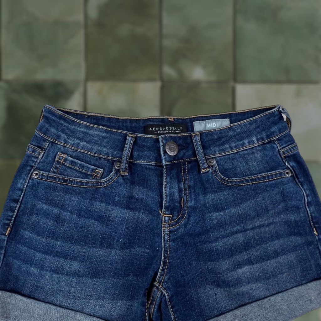Vintage Aéropostale Womens Jeans Shorts 0 Midi Medium Wash Denim Low Rise Rolled Cuff Shirt Womens Jeans Shorts 0 Midi Medium Wash Denim Low Rise Rolled Cuff Size 25" / US 0 / IT 36 - 1 Thumbnail