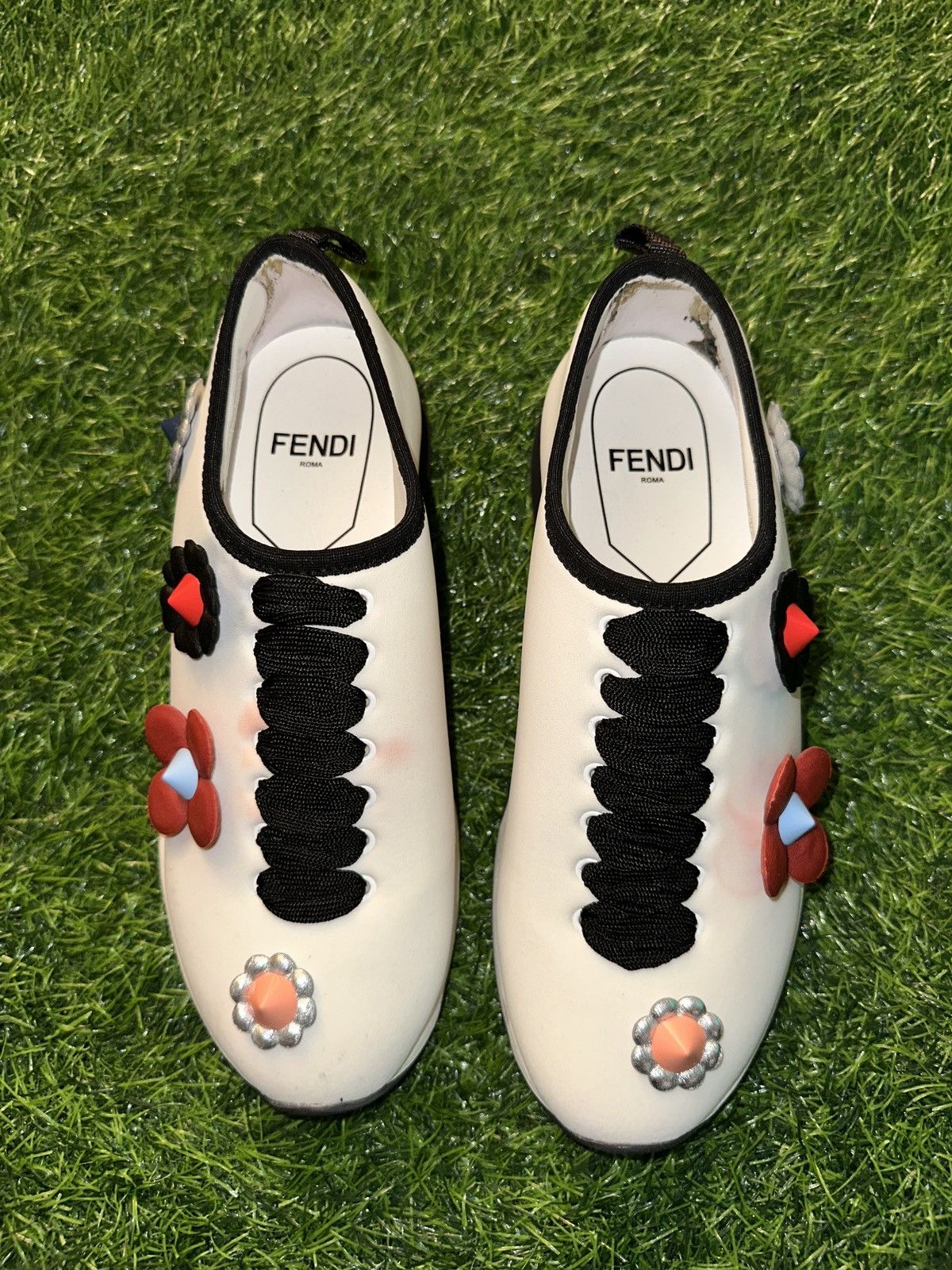 Fendi Fendi slip on flowerland shoes size 36 Size US 6 / IT 36 - 3 Thumbnail