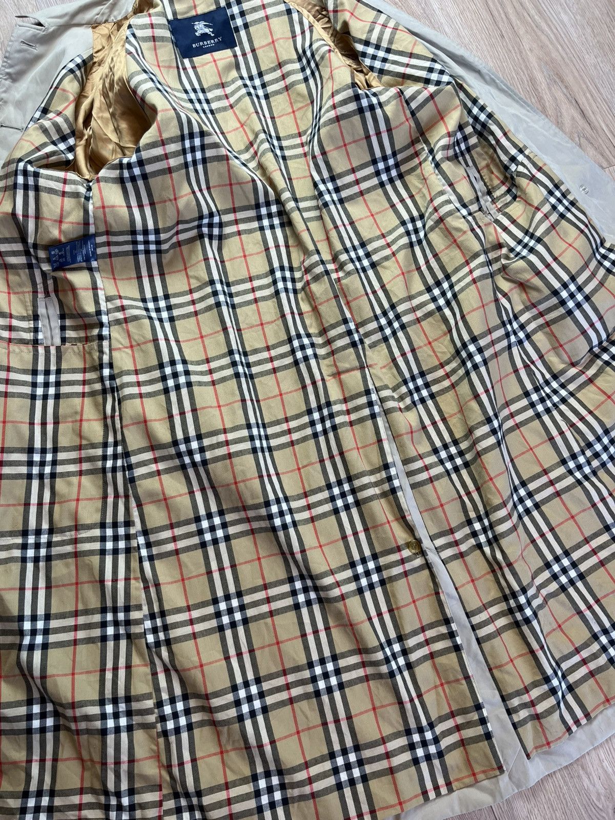 Burberry Burberry London Beige Trench Coat Nova Check Belted Size L Size US L / EU 52-54 / 3 - 6 Thumbnail