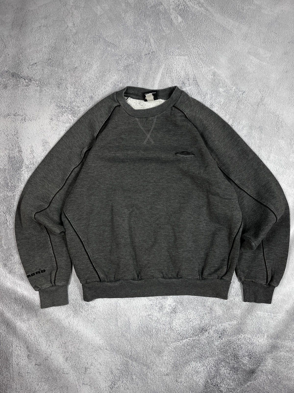 Umbro VintageY2K Umbro logo faded sweatshirt size M Size US M / EU 48-50 / 2 - 1 Thumbnail