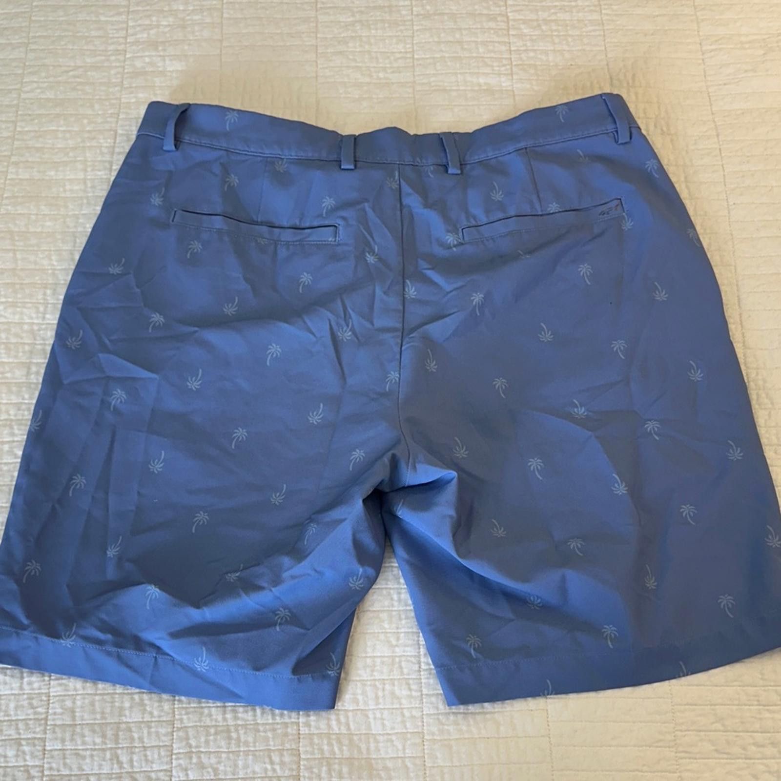 Other Greg Norman size 34 Palm Tree Light Blue Shorts EUC Size US 34 / EU 50 - 3 Thumbnail