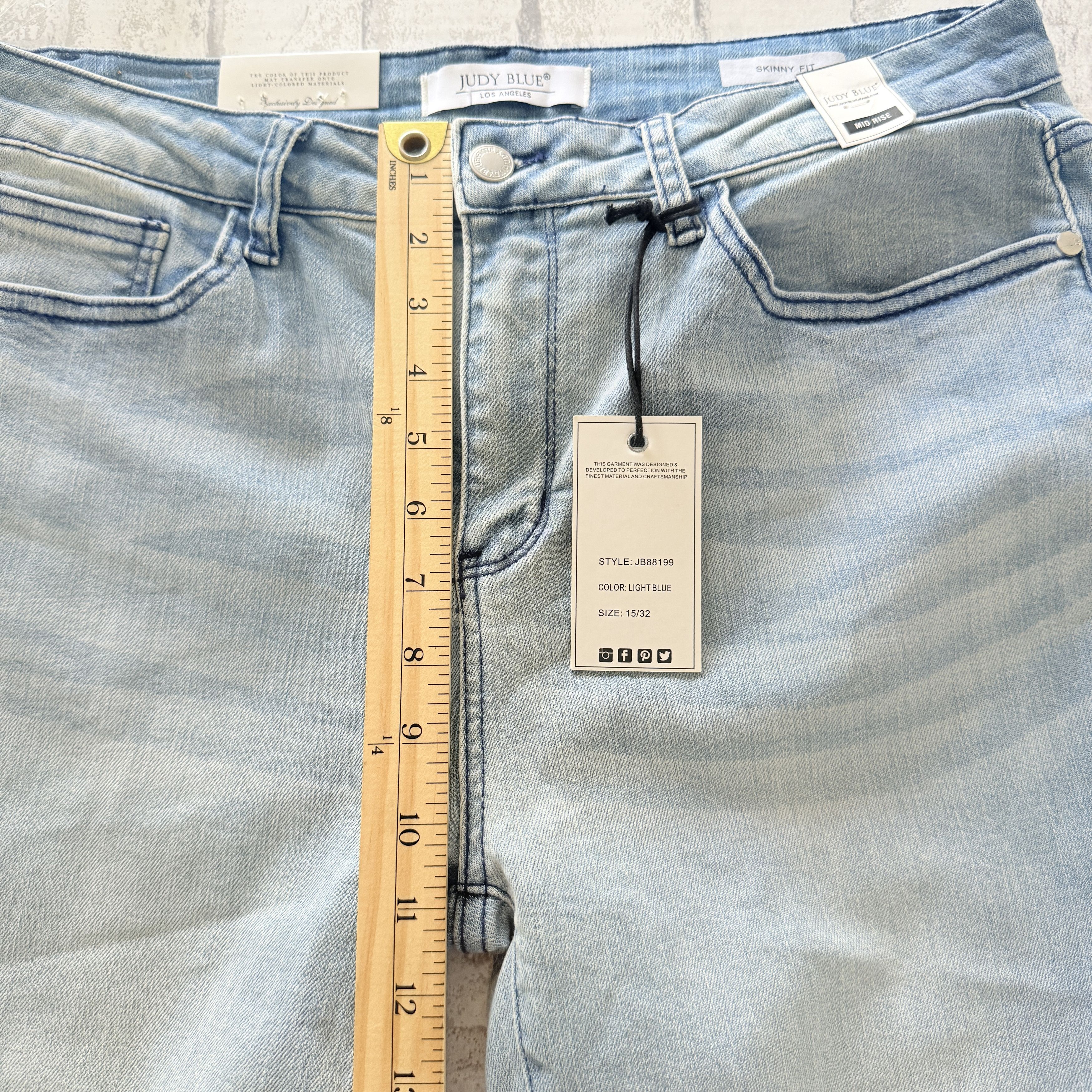 Judy Blue Judy Blue Mid Rise Tie Dye Hem Skinny Fit Light Blue Jeans Size 33" - 8 Thumbnail