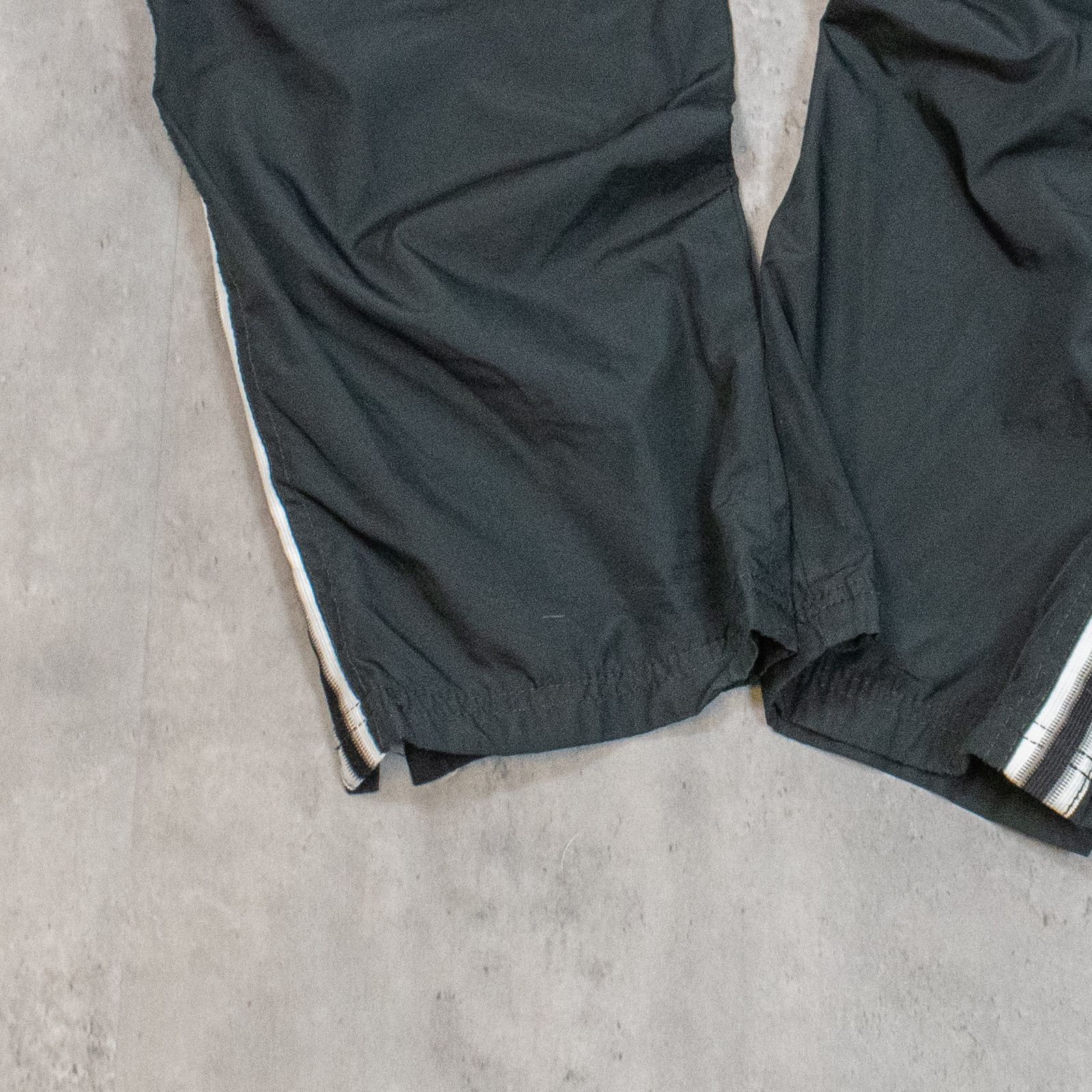 Oshkosh Y2K 00's Osh Kosh Baggy Relax Fit Wide Stripped Track Pant's Size US 26 / EU 42 - 13 Thumbnail