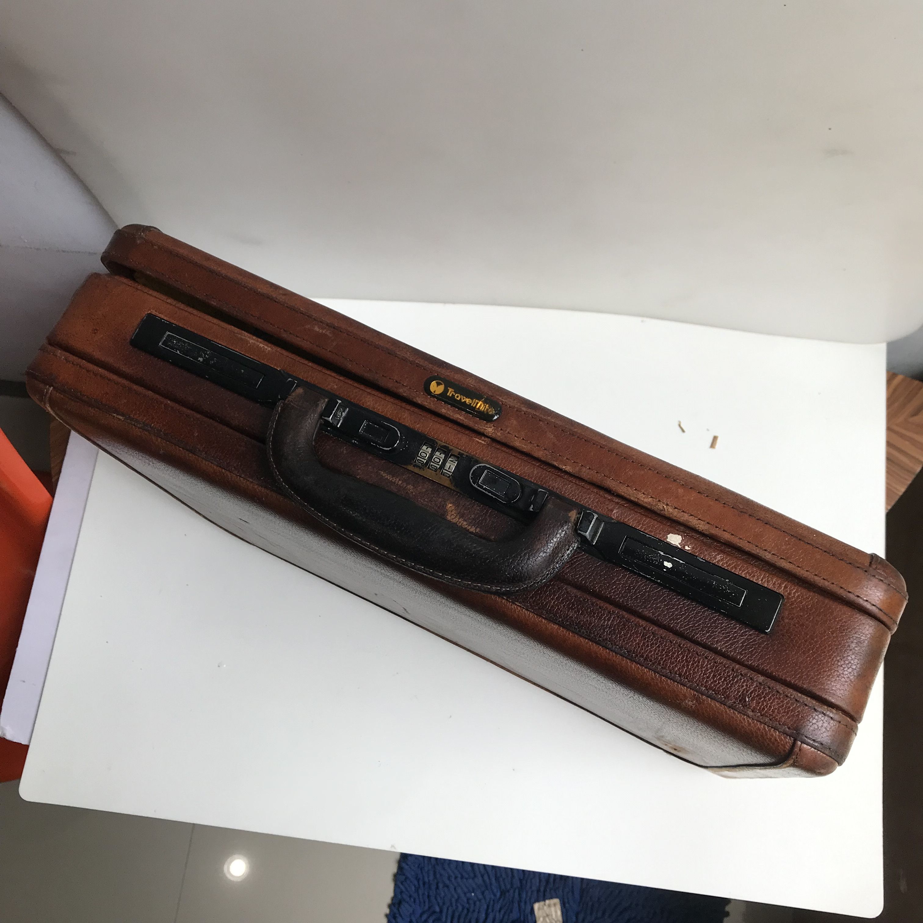 Away Travel Vintage Leather Suitcase TravelMite brown leather suitcase Size ONE SIZE - 3 Thumbnail