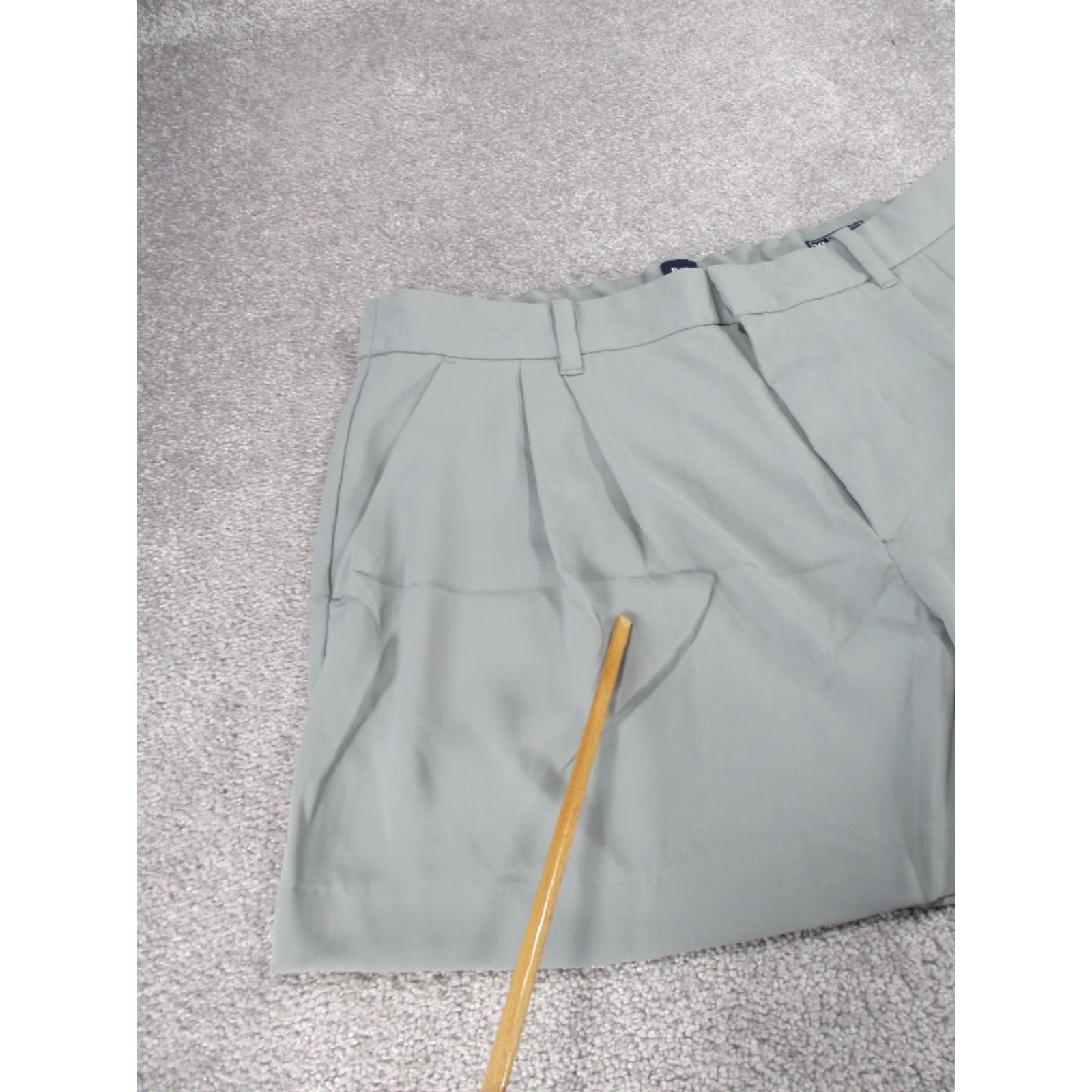 Gap VINTAGE Gap Shorts Womens XL 365 High Rise Gray Pleated Front NEW Size 40" / US 18 - 2 Thumbnail