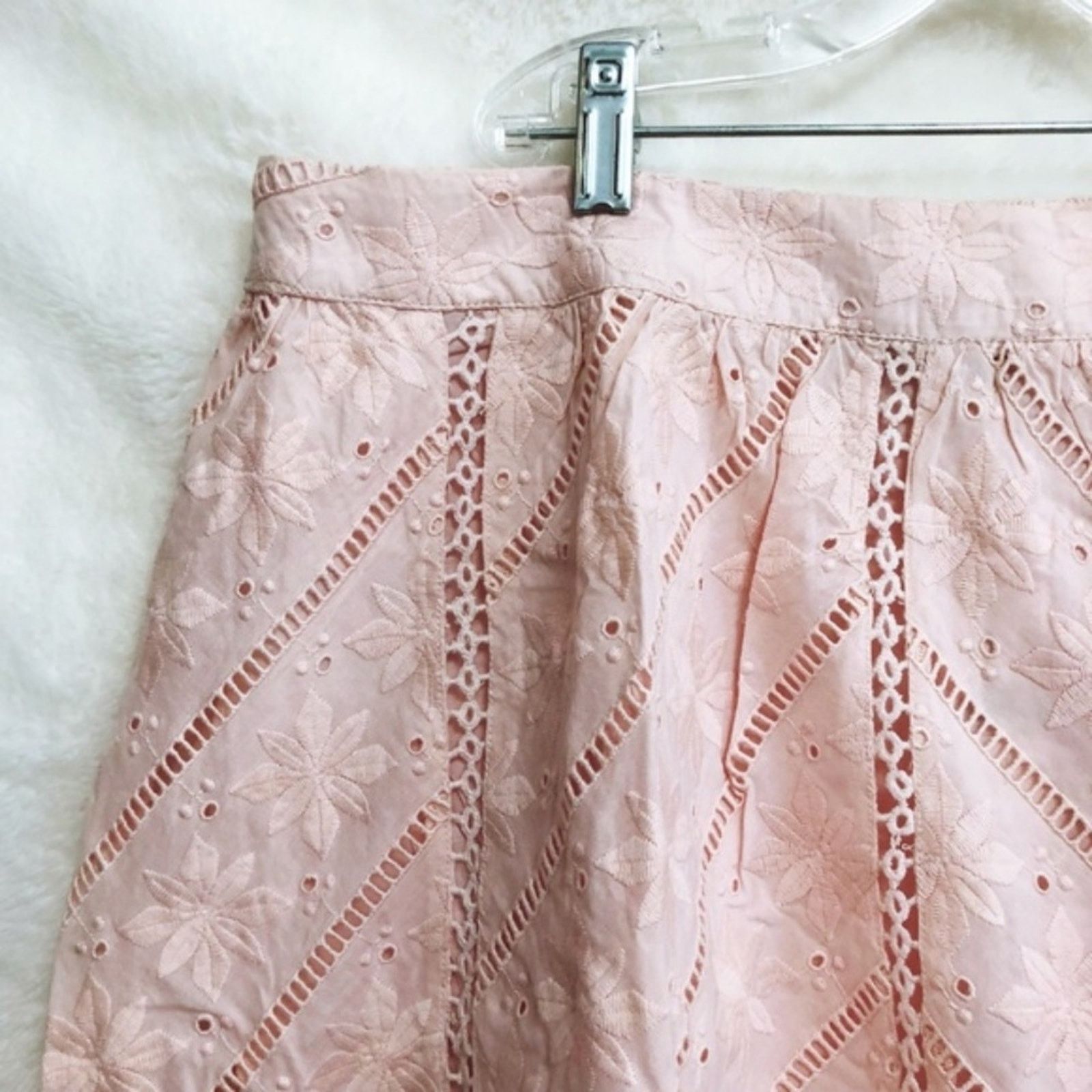 Loft LOFT Light Pink Chevron Floral Cutout Cotton Skirt Size 30" / US 8 / IT 44 - 8 Thumbnail