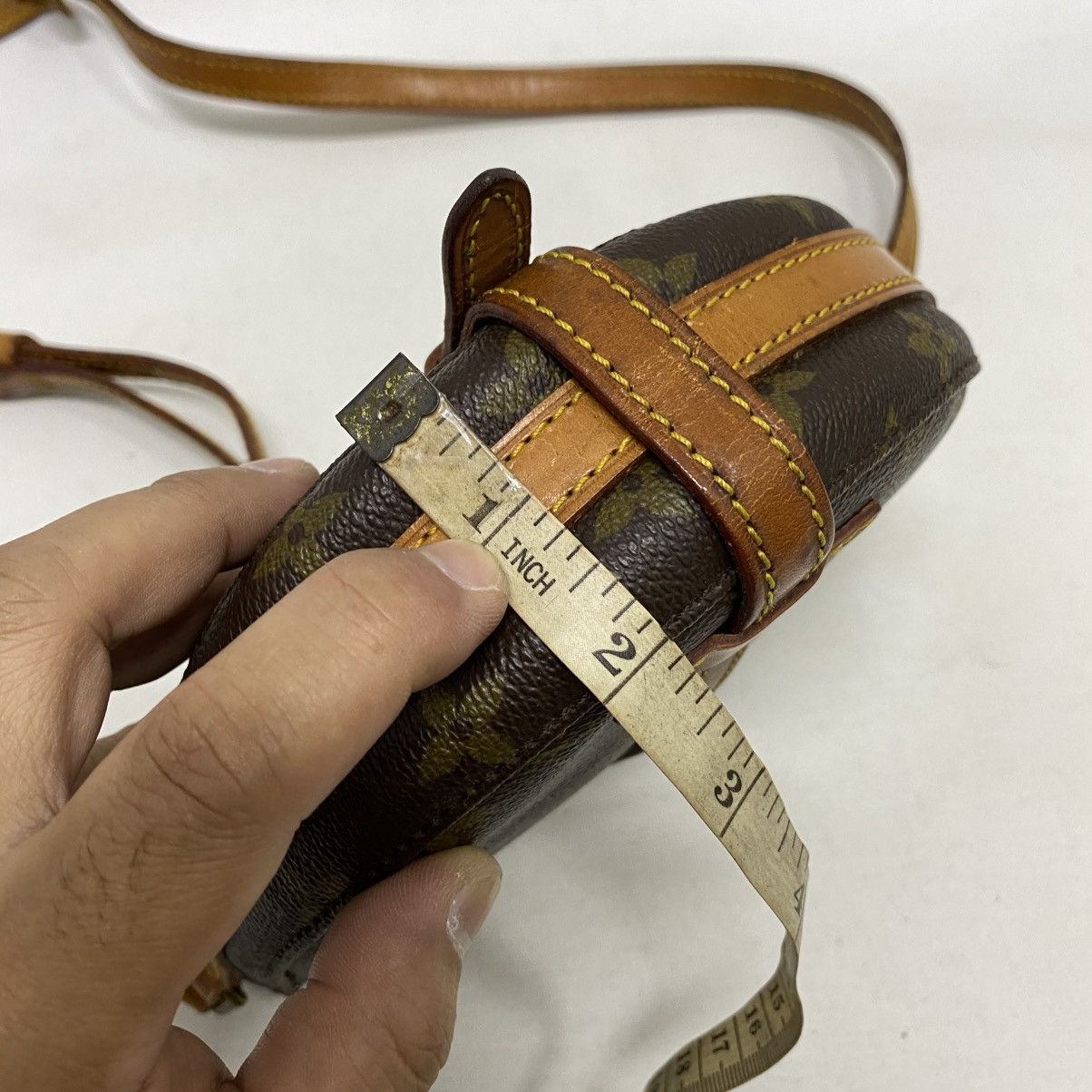 Louis Vuitton ‼️YES‼️ VINTAGE SWISS MADE ZIPPER LOUIS VUITTON CHANTILLY PM Size ONE SIZE - 16 Thumbnail