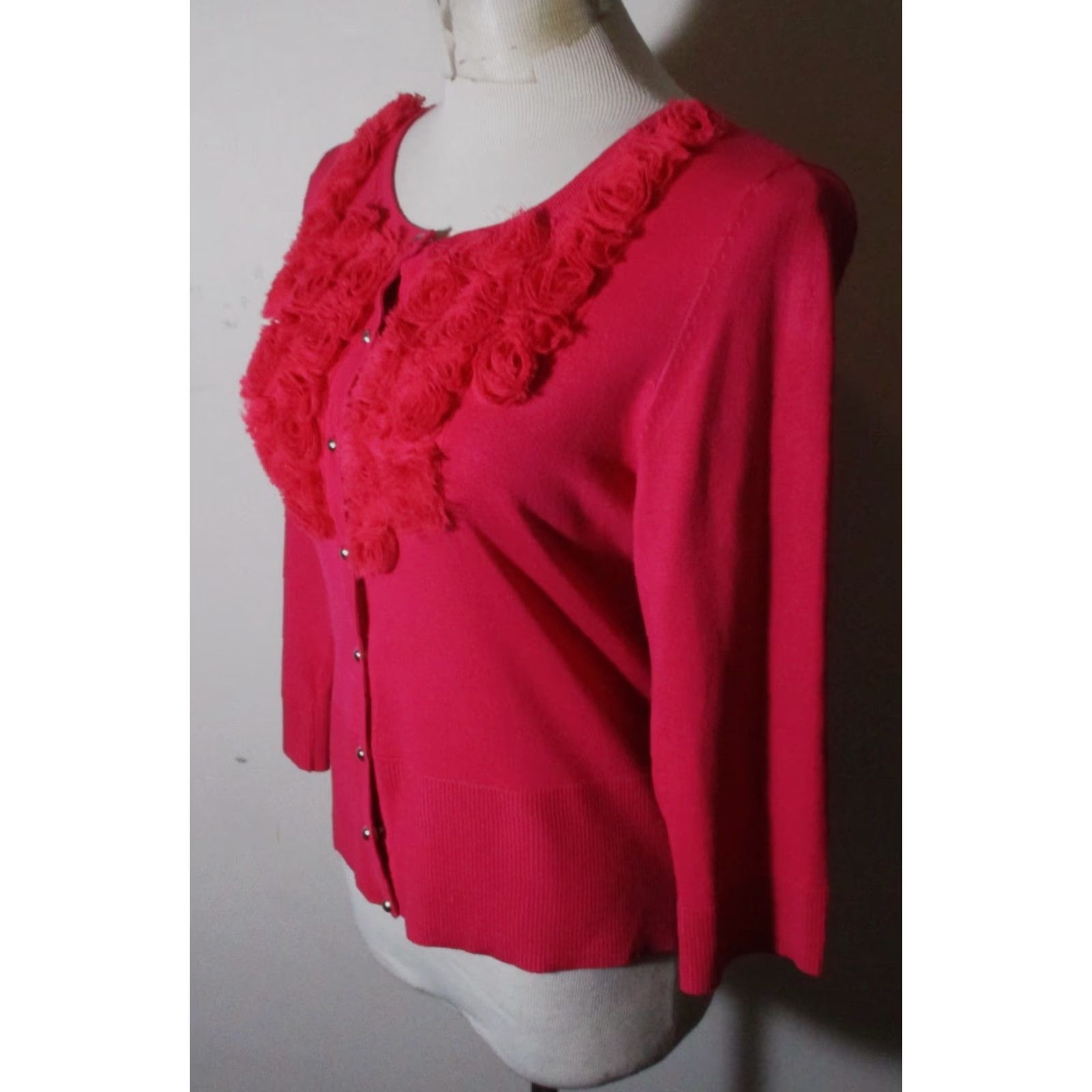 White House Black Market White House Black Market Embroidered Cardigan Sweater Women's S Pink Fuschia Size S / US 4 / IT 40 - 4 Thumbnail