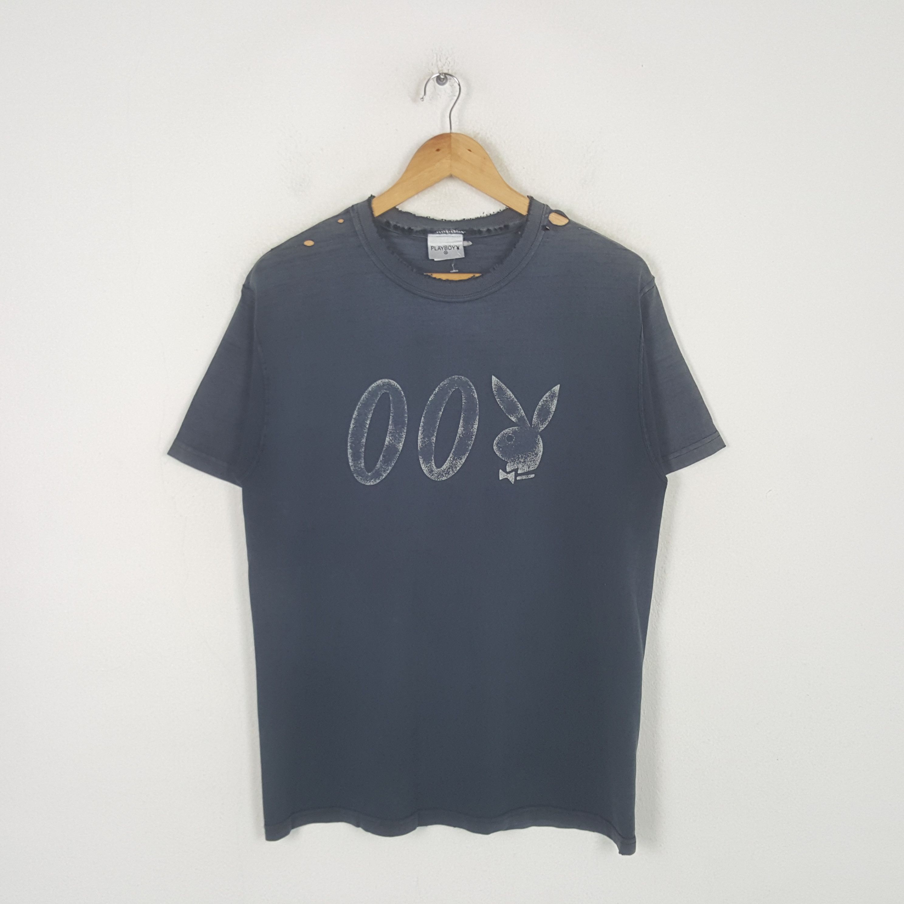 Playboy Vintage Playboy Distressed 007 James Bond Tshirt C299N5 Size US M / EU 48-50 / 2 - 1 Thumbnail