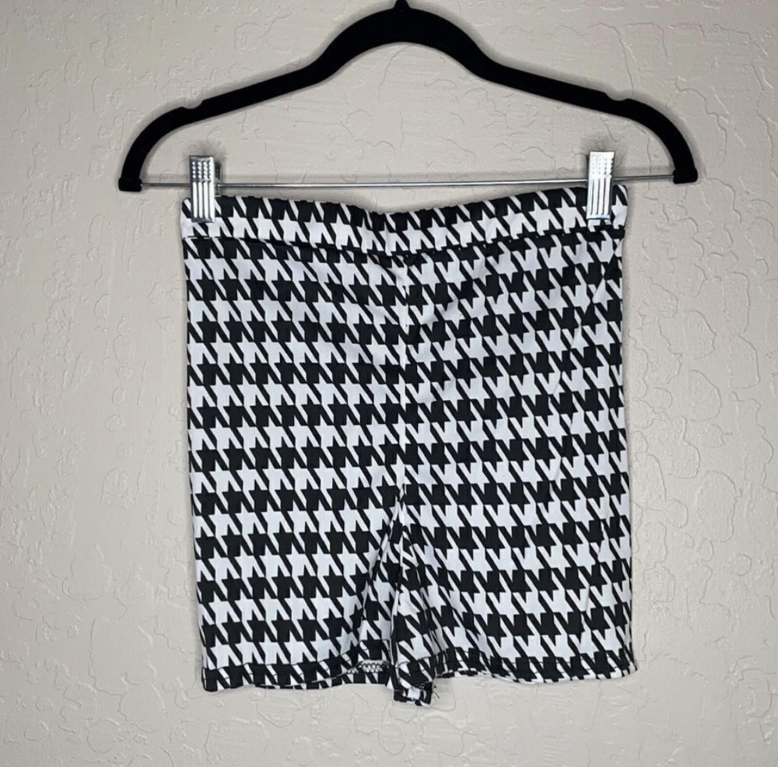Other Prettylittlething biker shorts Size 28" / US 6 / IT 42 - 2 Thumbnail
