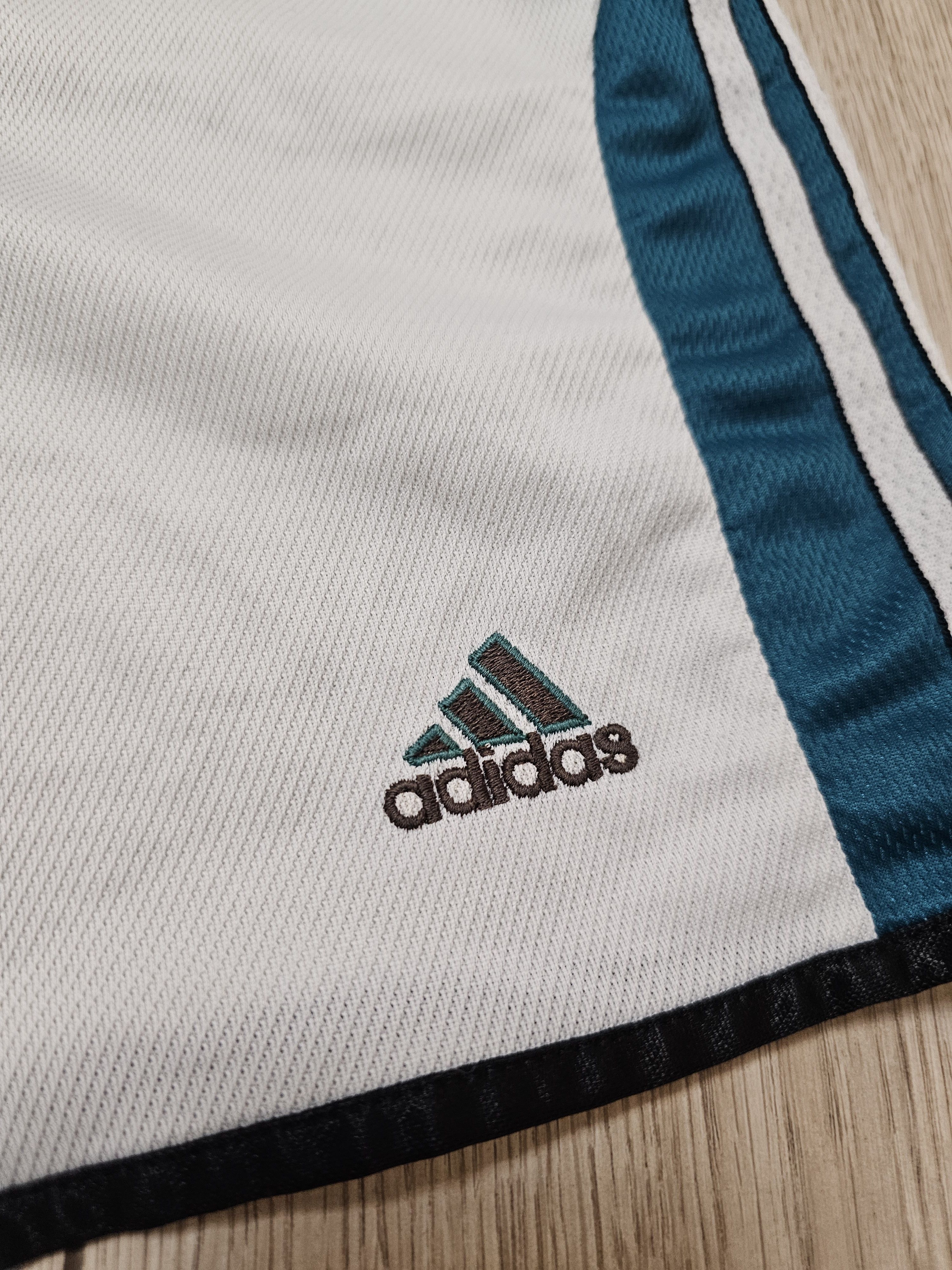 Adidas × Vintage NEWCASTLE UNITED 1999 2000 AWAY FOOTBALL SOCCER SHORTS Size US 32 / EU 48 - 4 Thumbnail