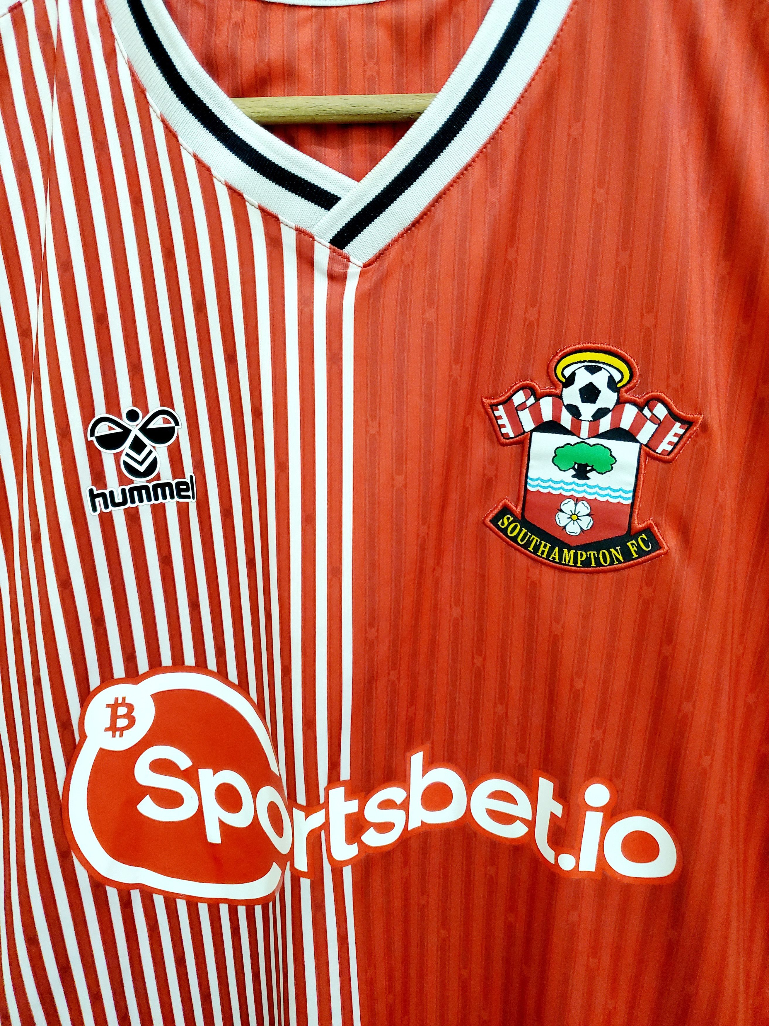 Hummel Southampton 2022-23 jersey #16 Smallbone perfect condition S Size US S / EU 44-46 / 1 - 3 Thumbnail