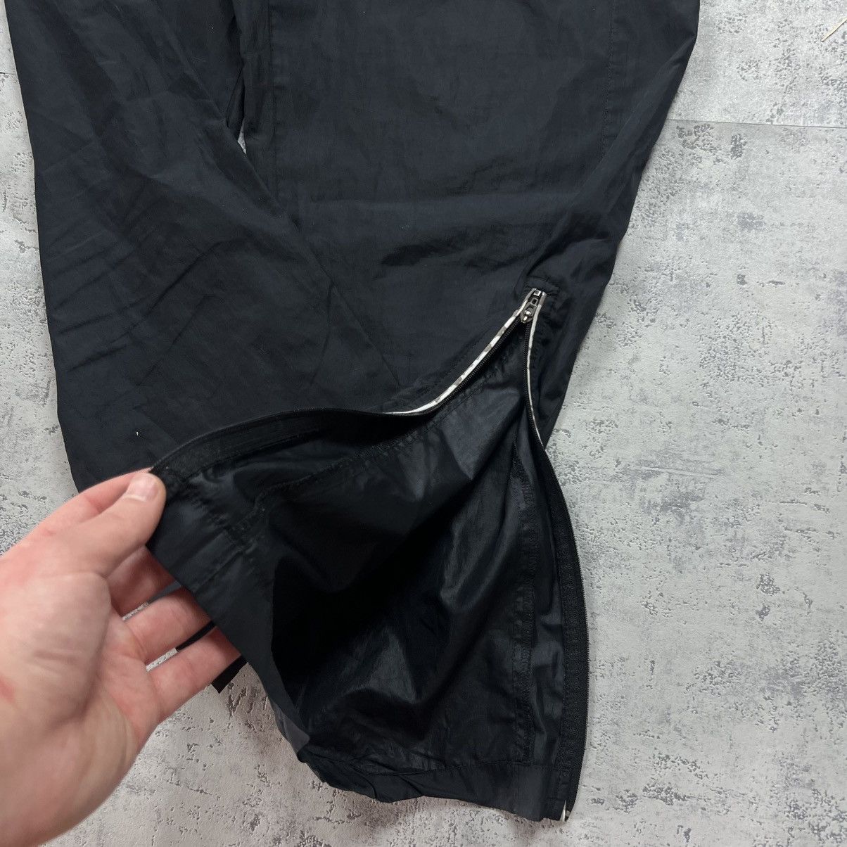 Nike 90s NIKE SWOOSH VINTAGE PARACHUTE Y2K GORPCORE RETRO PANTS Size US 32 / EU 48 - 10 Thumbnail
