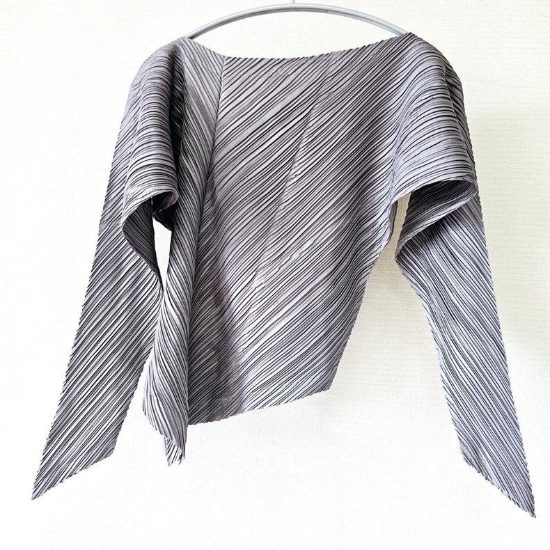 Issey Miyake Issey Miyake Irregular-shaped sheep horn top Size M / US 6-8 / IT 42-44 - 4 Thumbnail