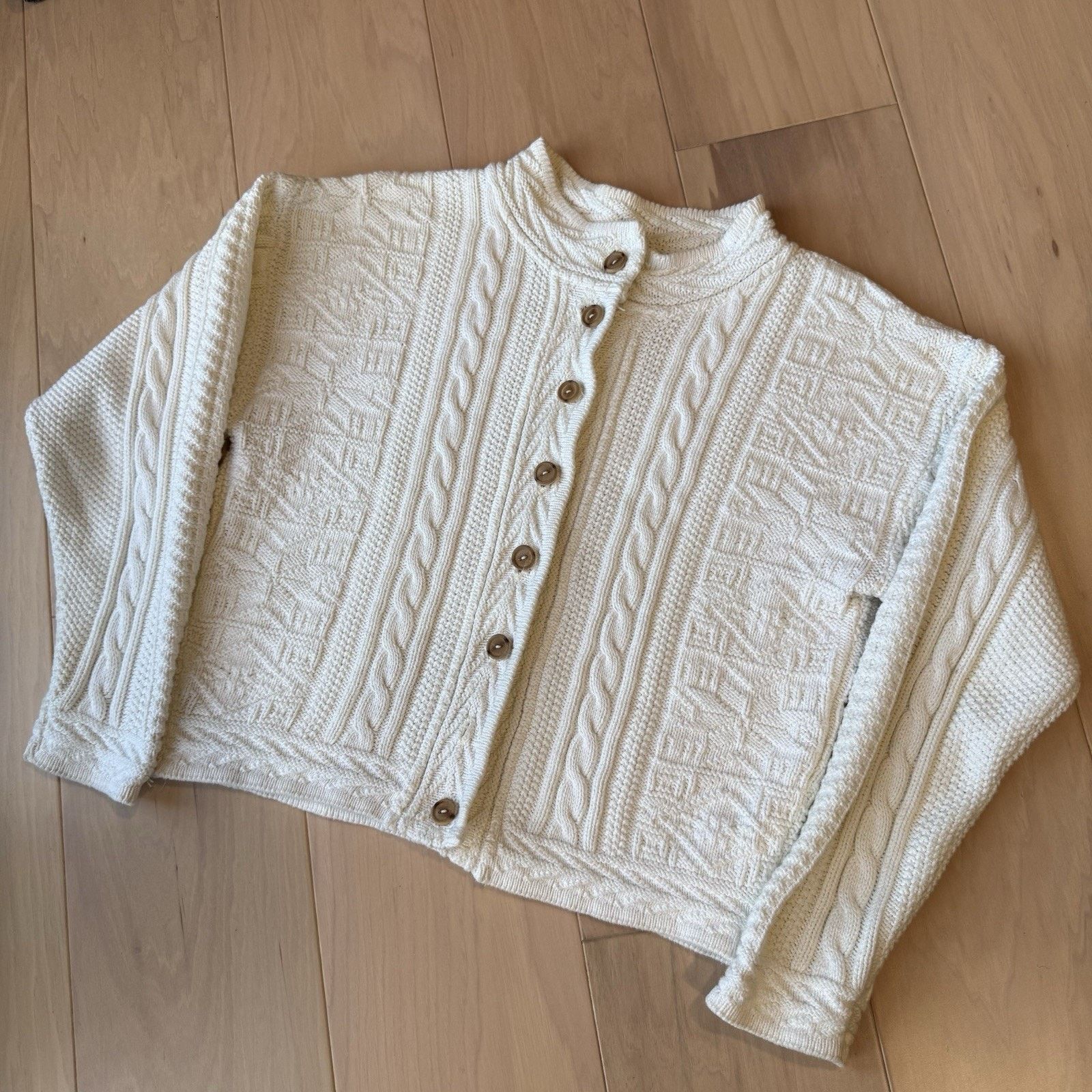 L.L. Bean Vintage LL Bean Cardigan Women's Small White Cable Knit Size S / US 4 / IT 40 - 9 Thumbnail