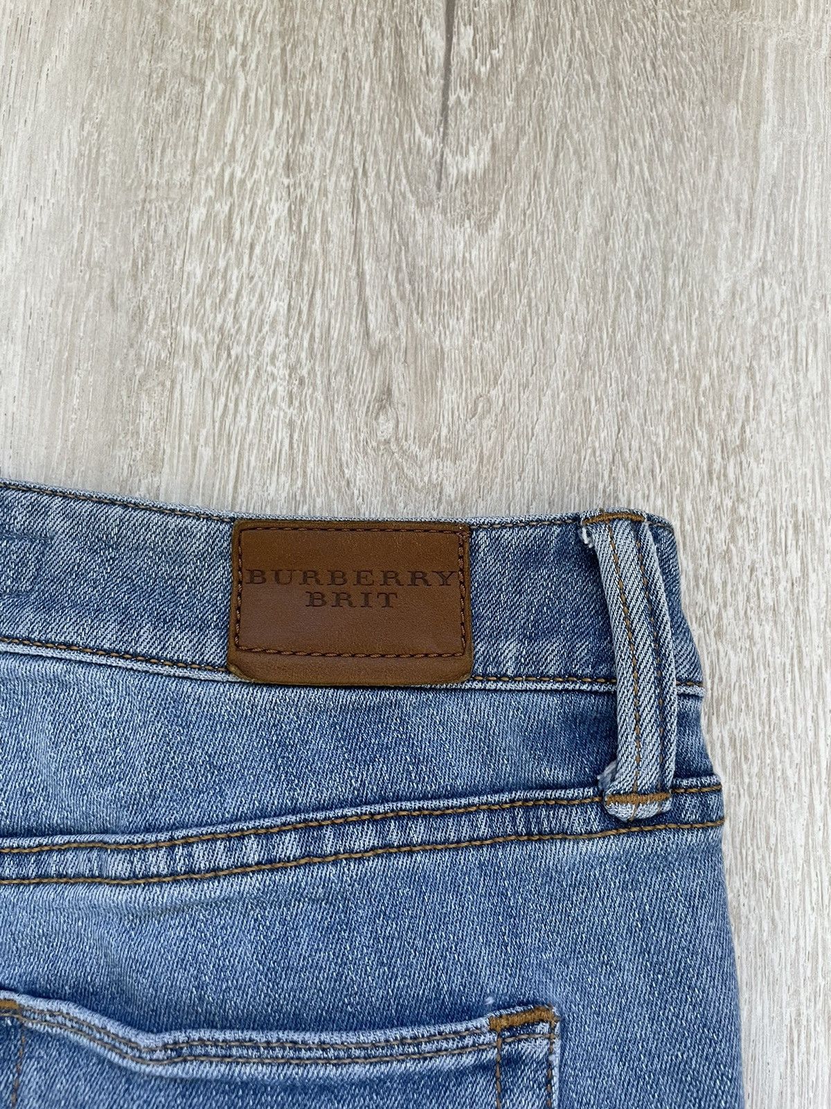 Burberry × Jean Burberry Brit Skinny Low-Rise Women’s Jeans Size 28" / US 6 / IT 42 - 12 Thumbnail
